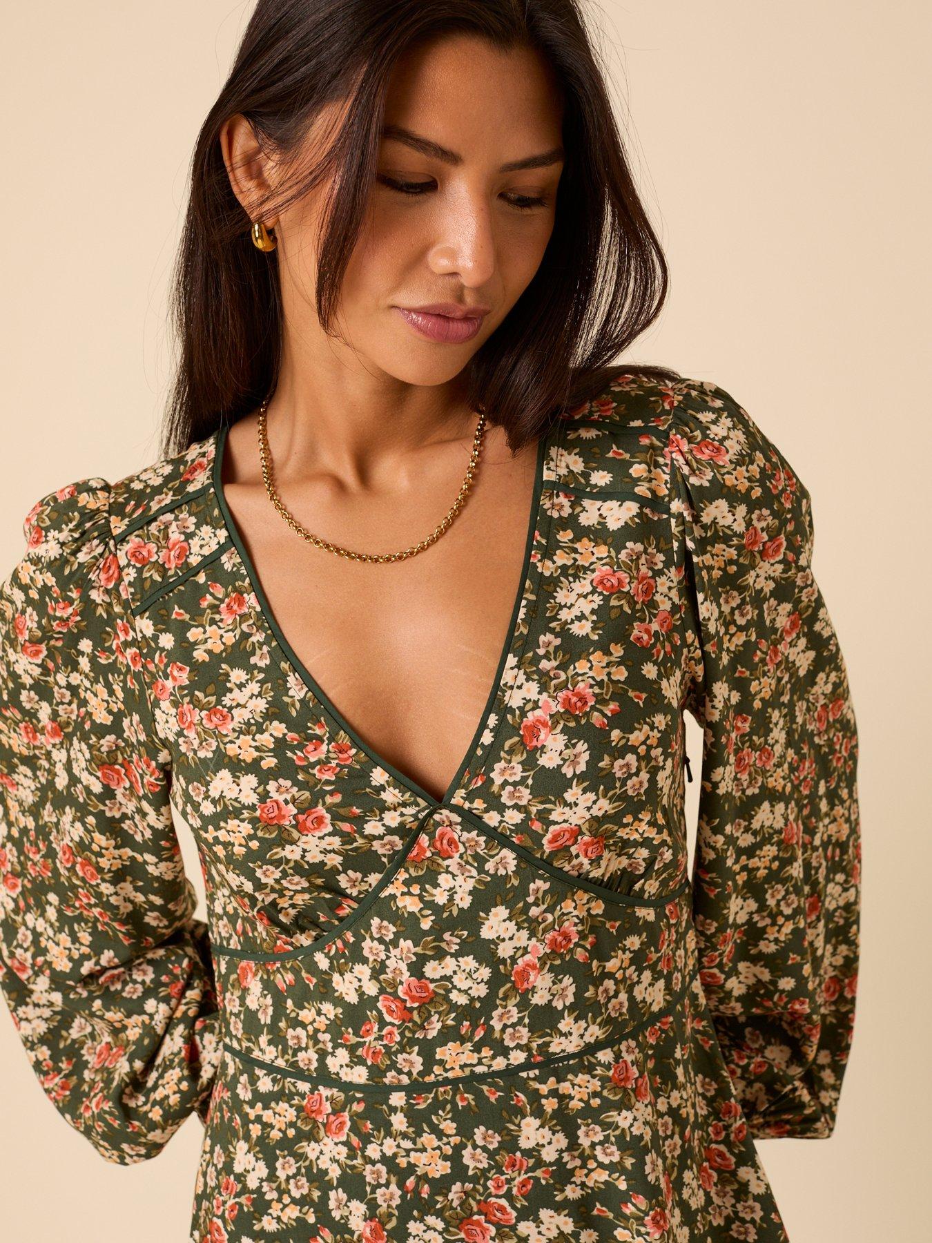 Image 5 of 5 of Nobodys Child Remy Midi Dress Vintage Floral - Green