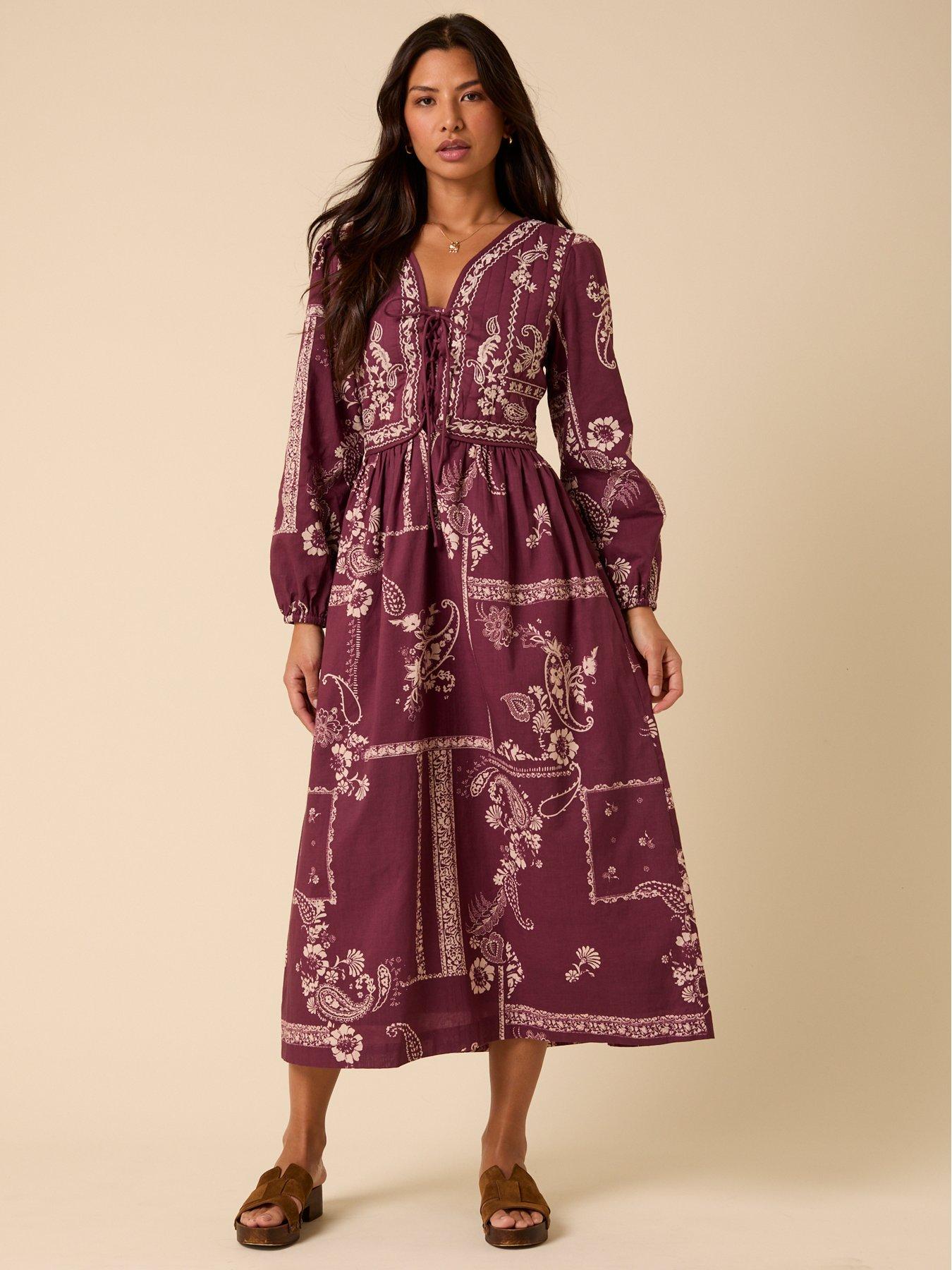 Image 3 of 5 of Nobodys Child Monroe Midi Dress Embroidered - Red