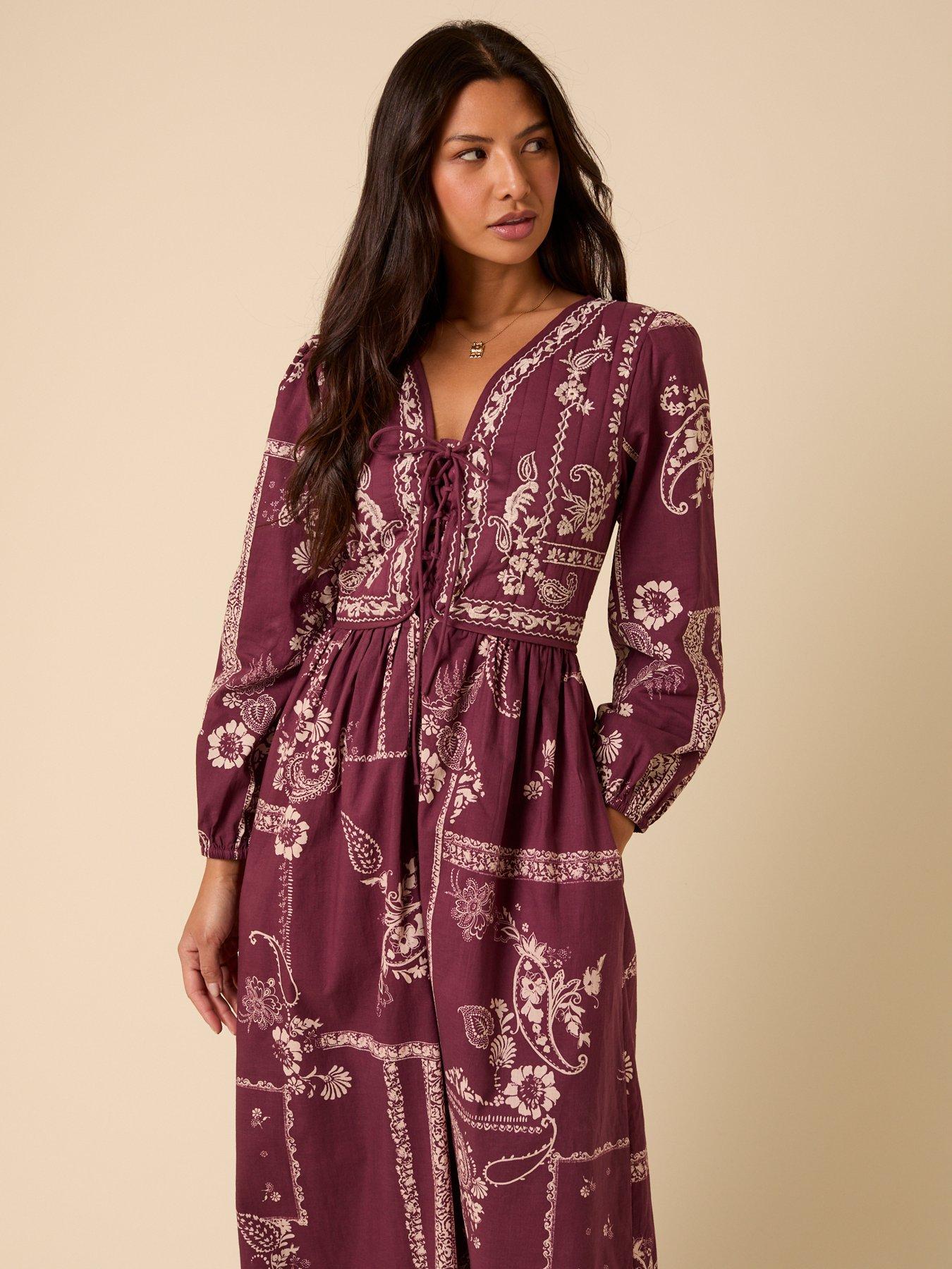 Image 4 of 5 of Nobodys Child Monroe Midi Dress Embroidered - Red