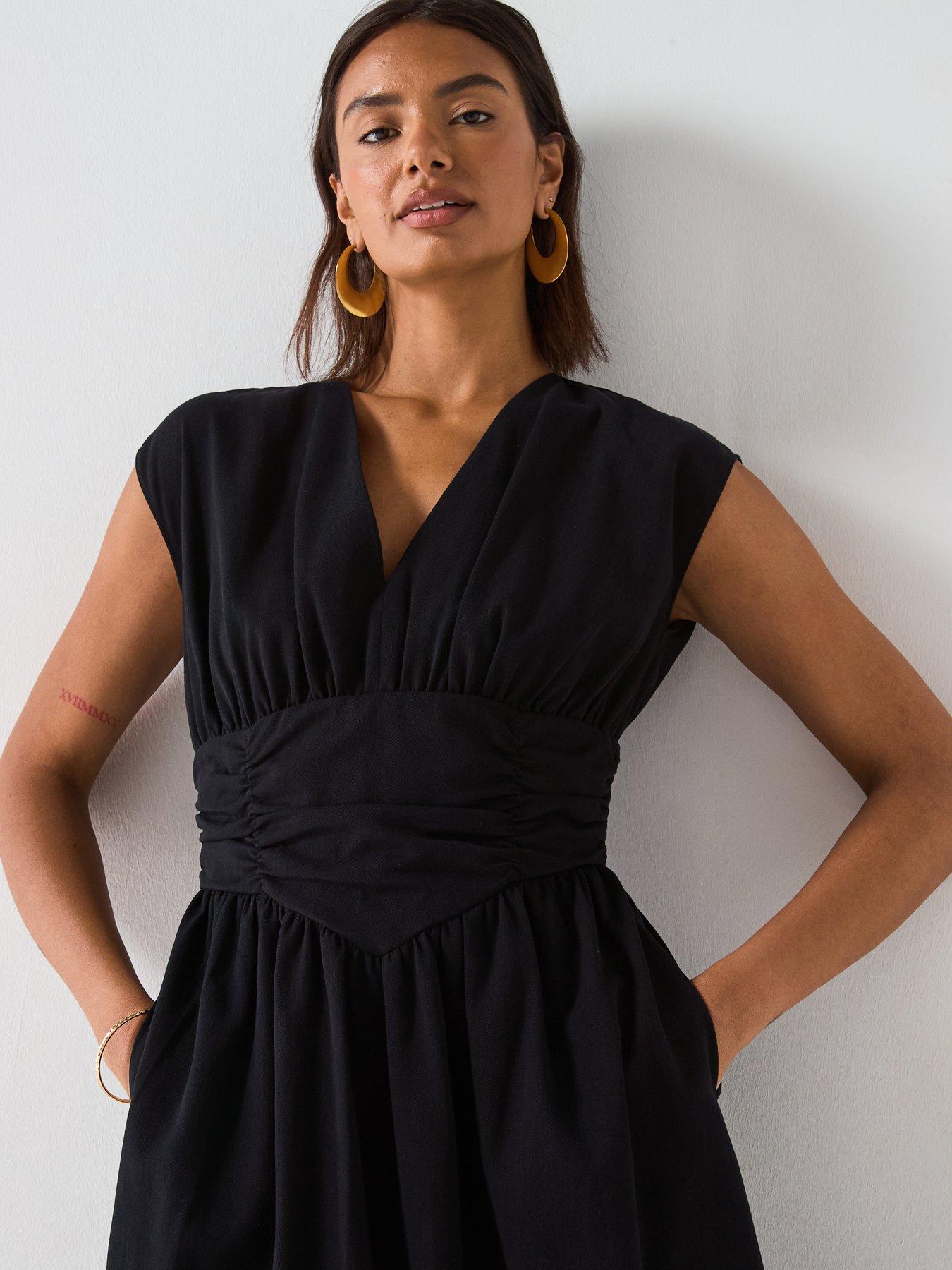 Image 4 of 6 of V by Very Shirred Waist V-Neck Midaxi Dress - Black
