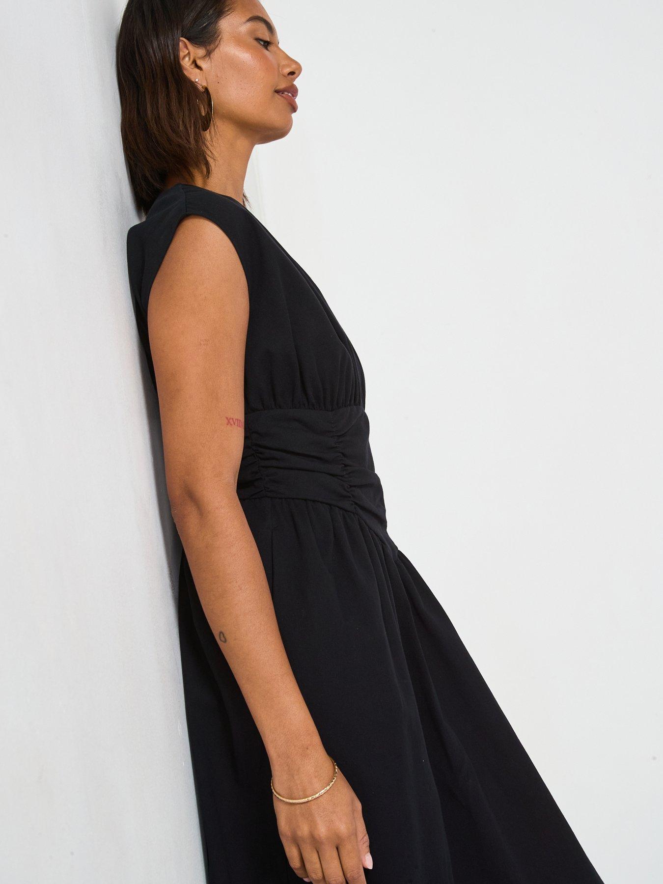 Image 5 of 6 of V by Very Shirred Waist V-Neck Midaxi Dress - Black