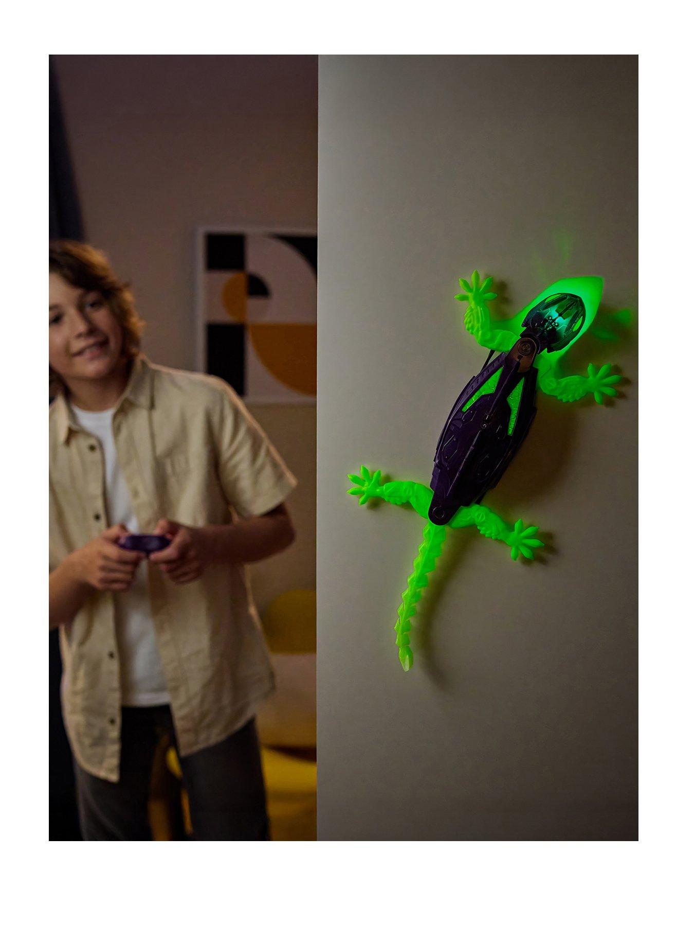 Hex Bots Glow In The Dark - Wall Crawler Gecko