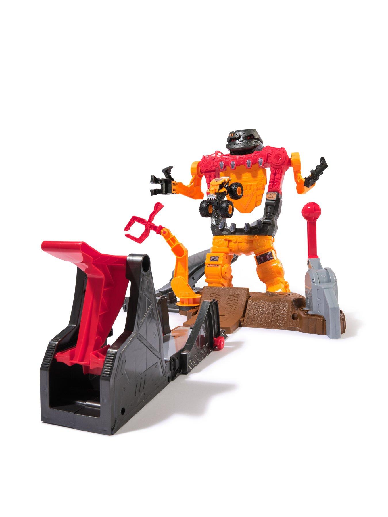 Image 6 of 7 of Monster Jam Smash &amp; Bash Playset