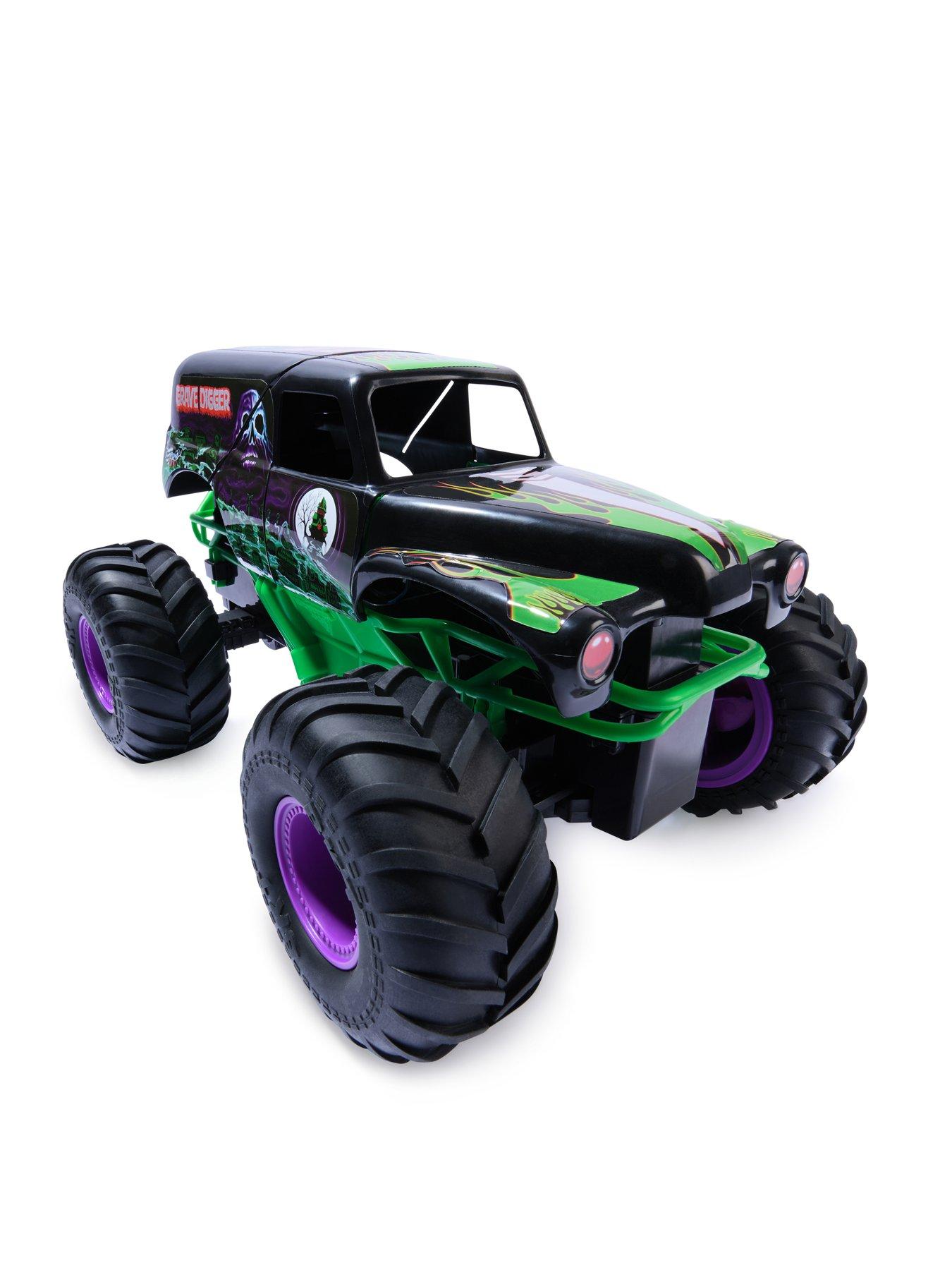  image of monster-jam-smash-and-bash-115th-grave-digger