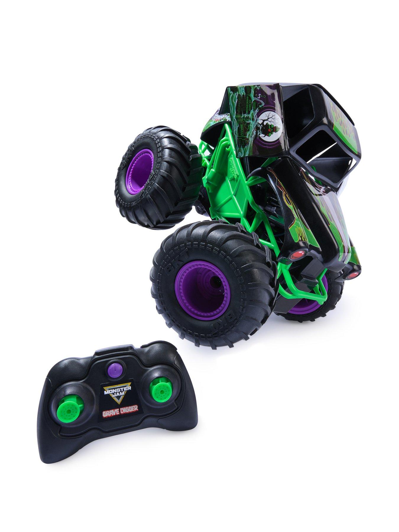  image of monster-jam-smash-and-bash-115th-grave-digger