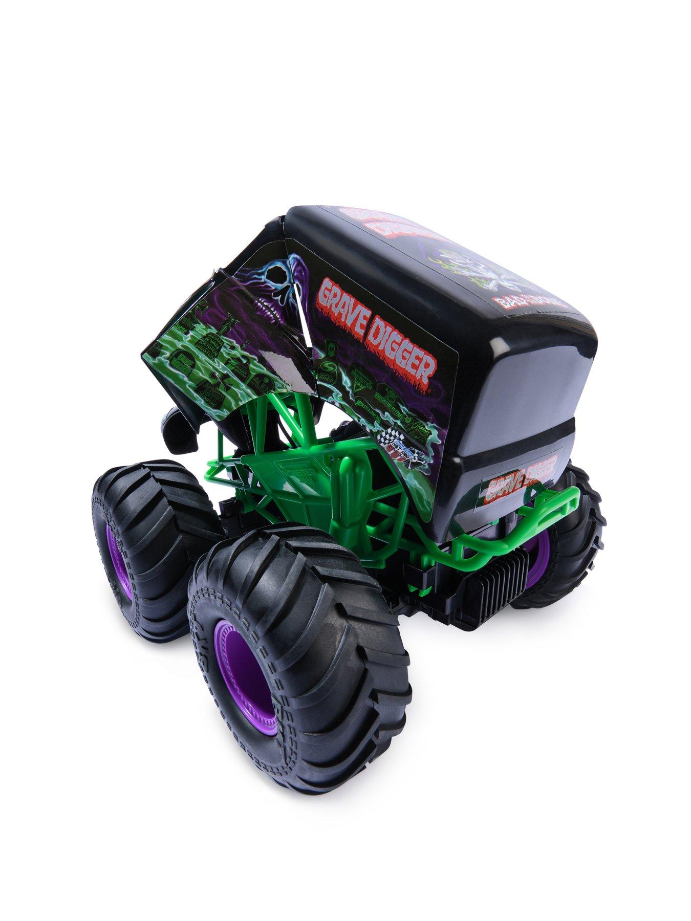  image of monster-jam-smash-and-bash-115th-grave-digger