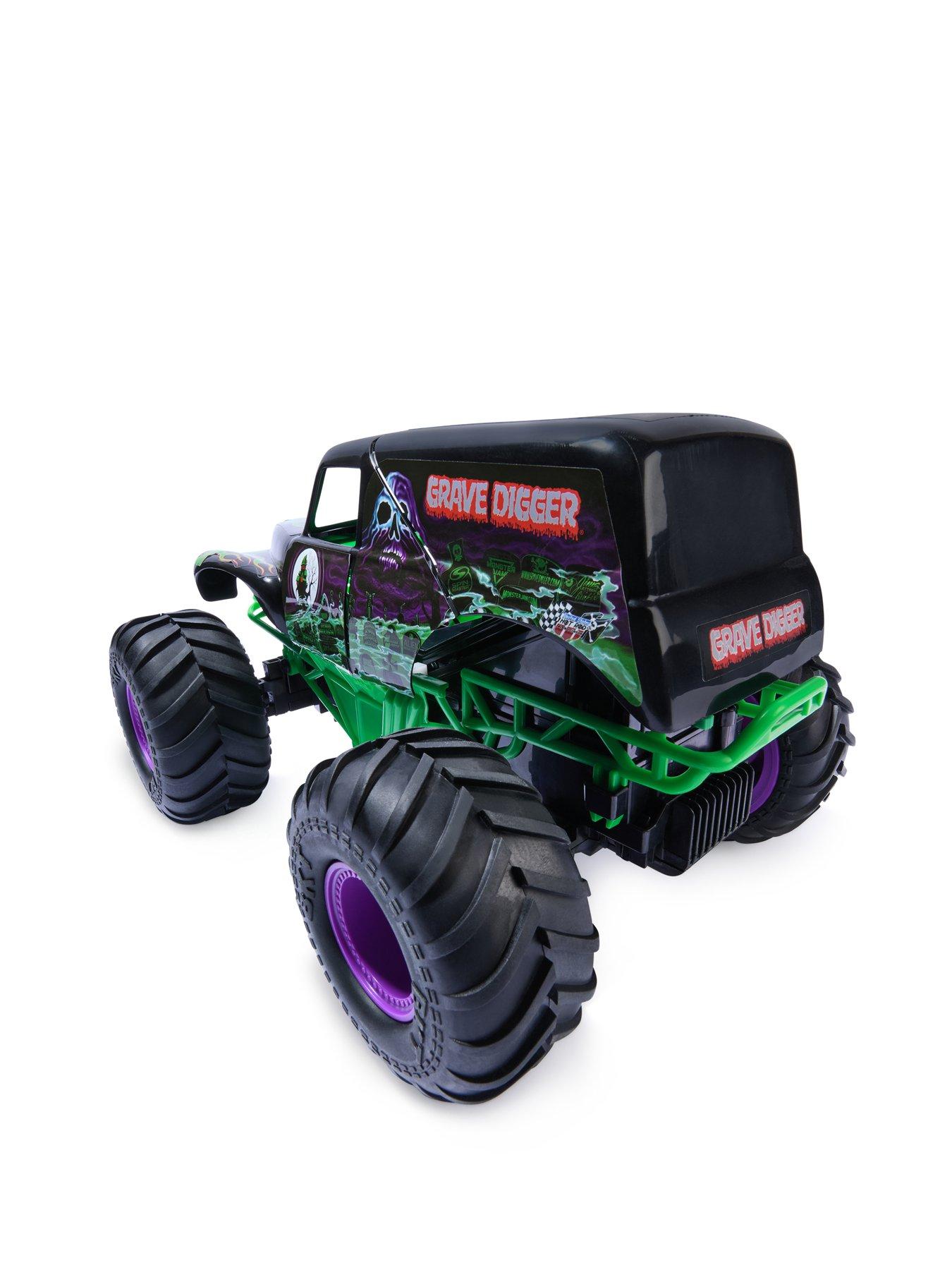  image of monster-jam-smash-and-bash-115th-grave-digger