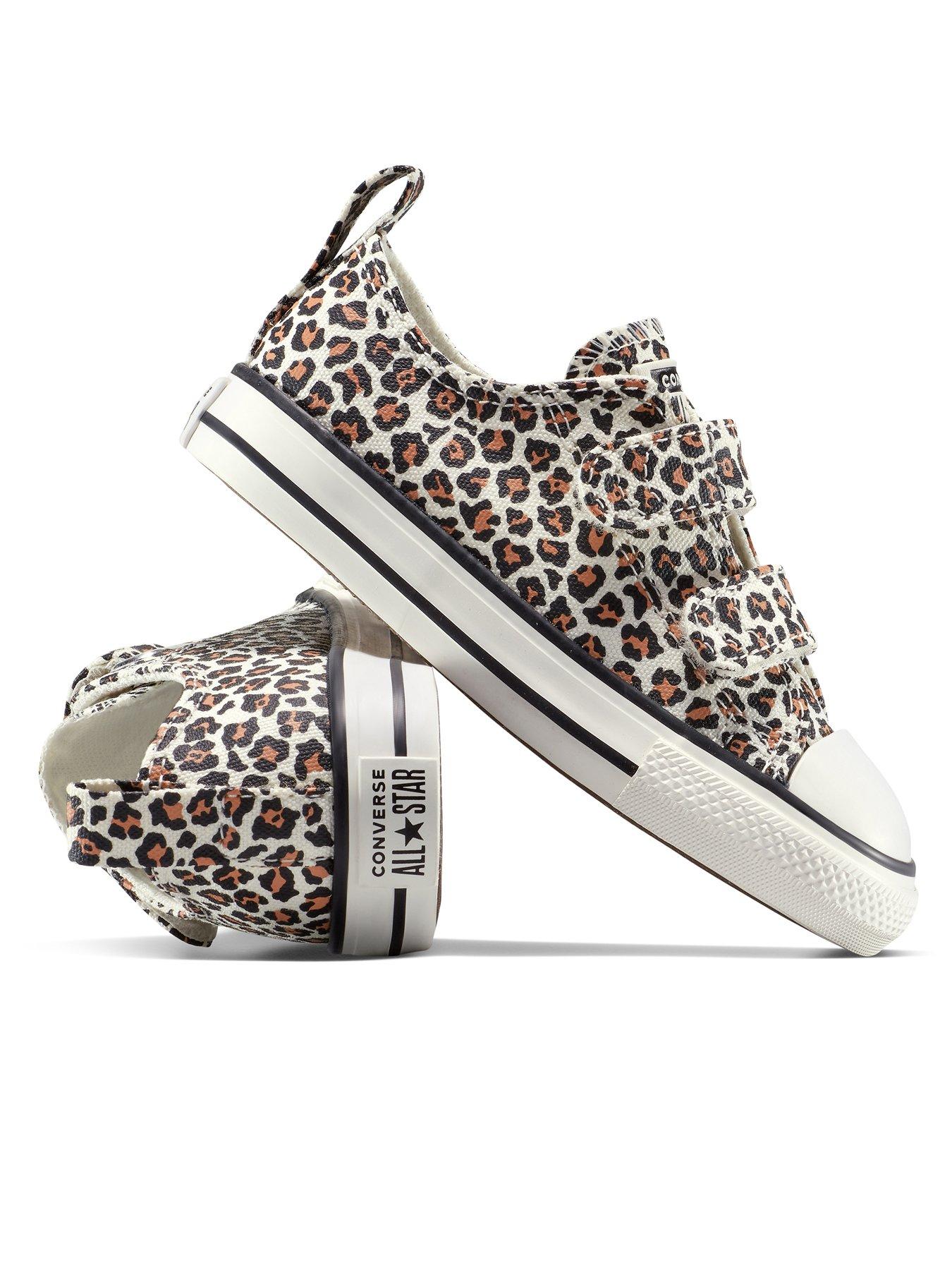 Image 7 of 7 of Converse Infants Animal Print Chuck Taylor All Star 2V Ox Trainers - Brown