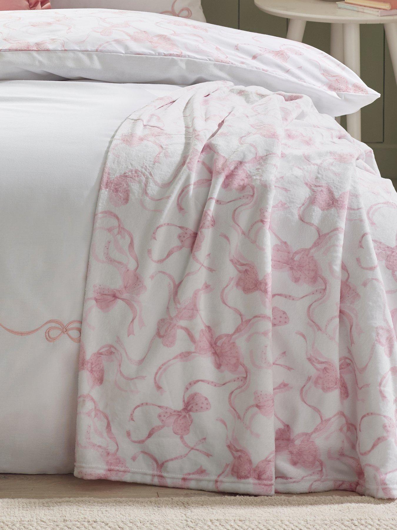 Image 3 of 4 of Catherine Lansfield Bow Throw- 200x240cm