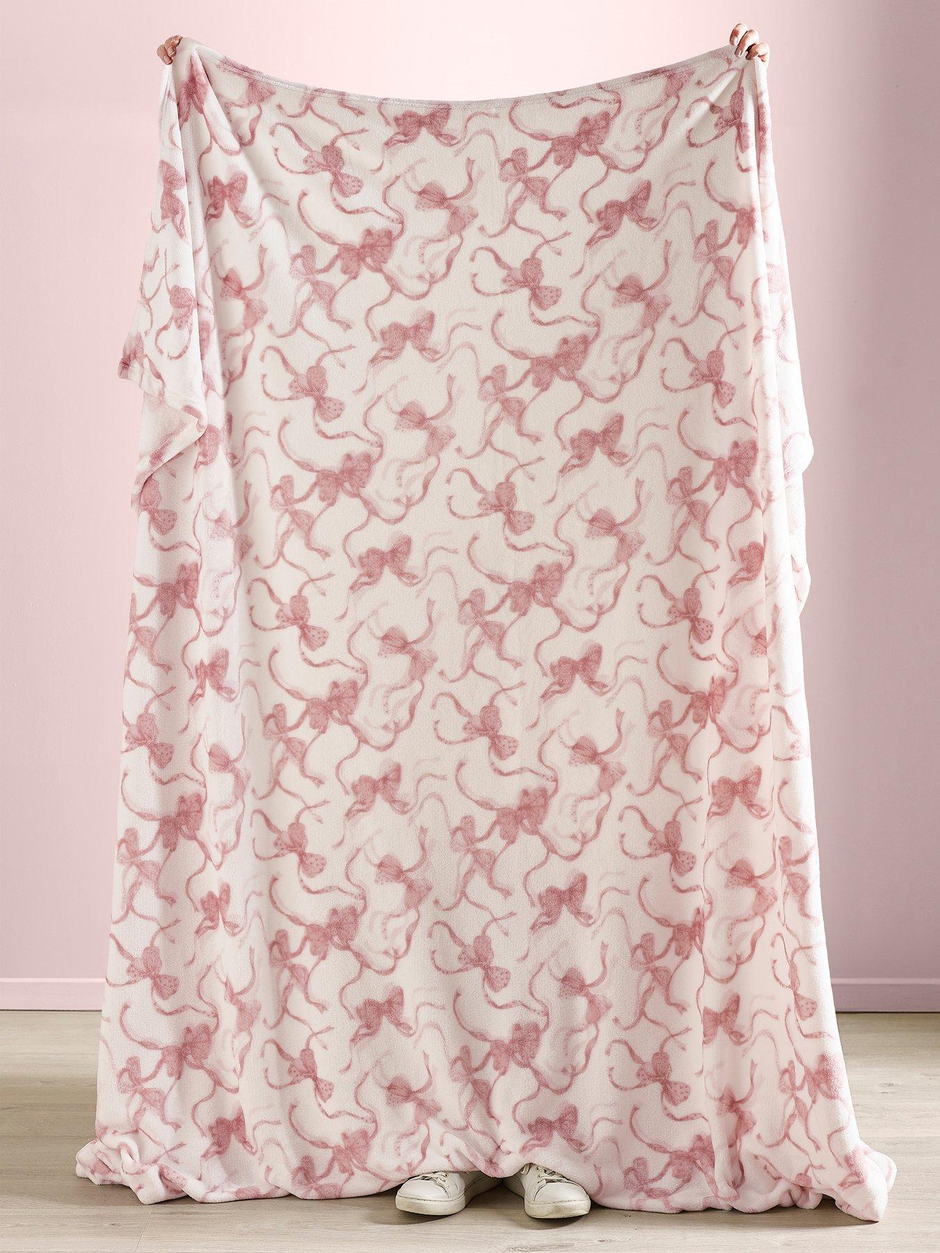 Image 4 of 4 of Catherine Lansfield Bow Throw- 200x240cm