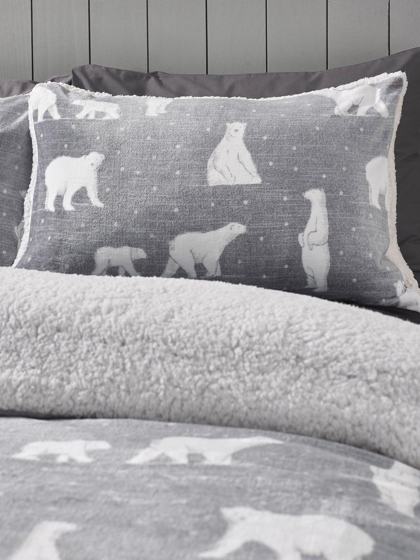 Image 4 of 5 of Catherine Lansfield Cosy Polar Bear Christmas Duvet Set