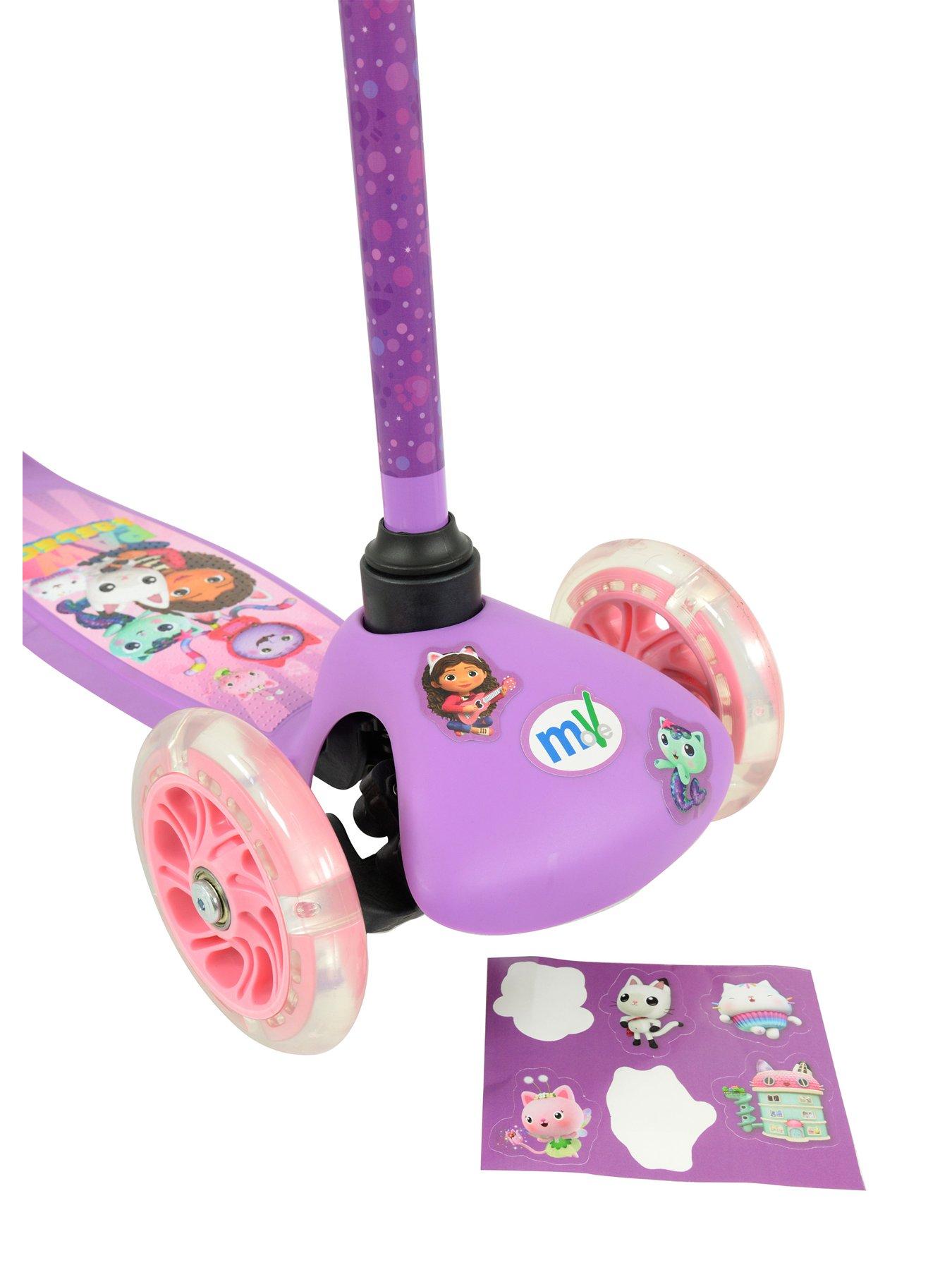 Image 4 of 7 of Gabby's Dollhouse Tilt n Turn Scooter with Light Up Wheels and Stickers
