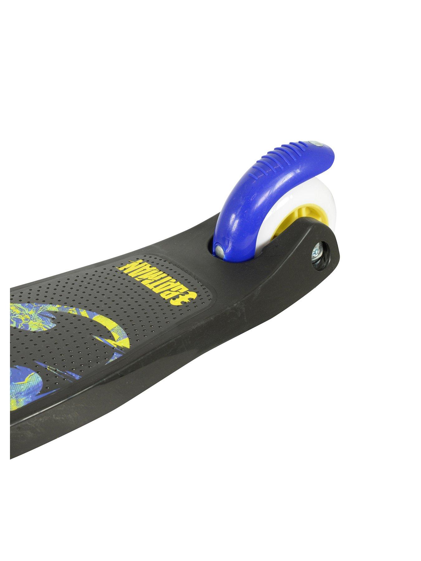 Image 6 of 7 of Batman Tilt n Turn Scooter with Light Up Wheels and Stickers