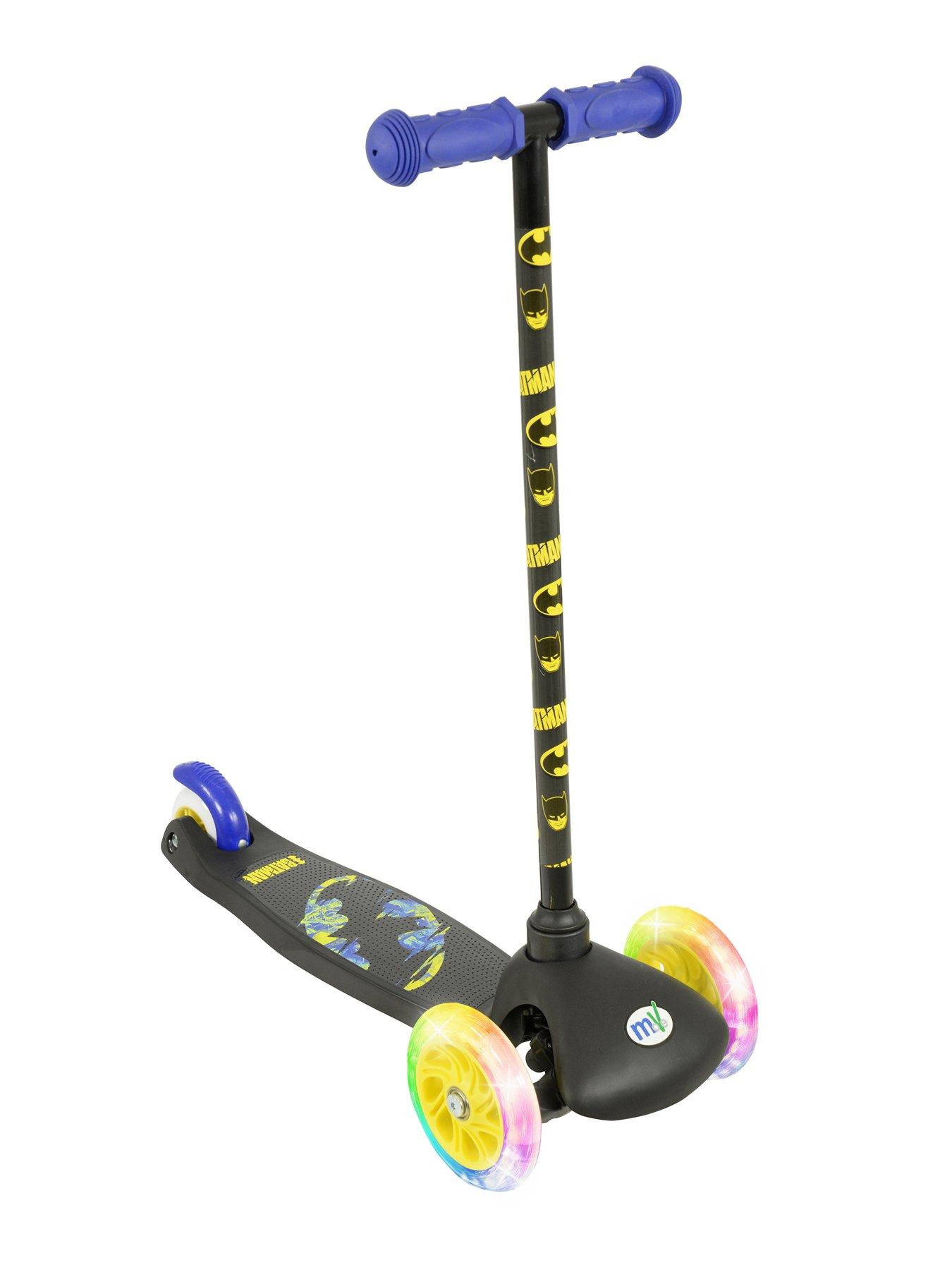 Image 7 of 7 of Batman Tilt n Turn Scooter with Light Up Wheels and Stickers