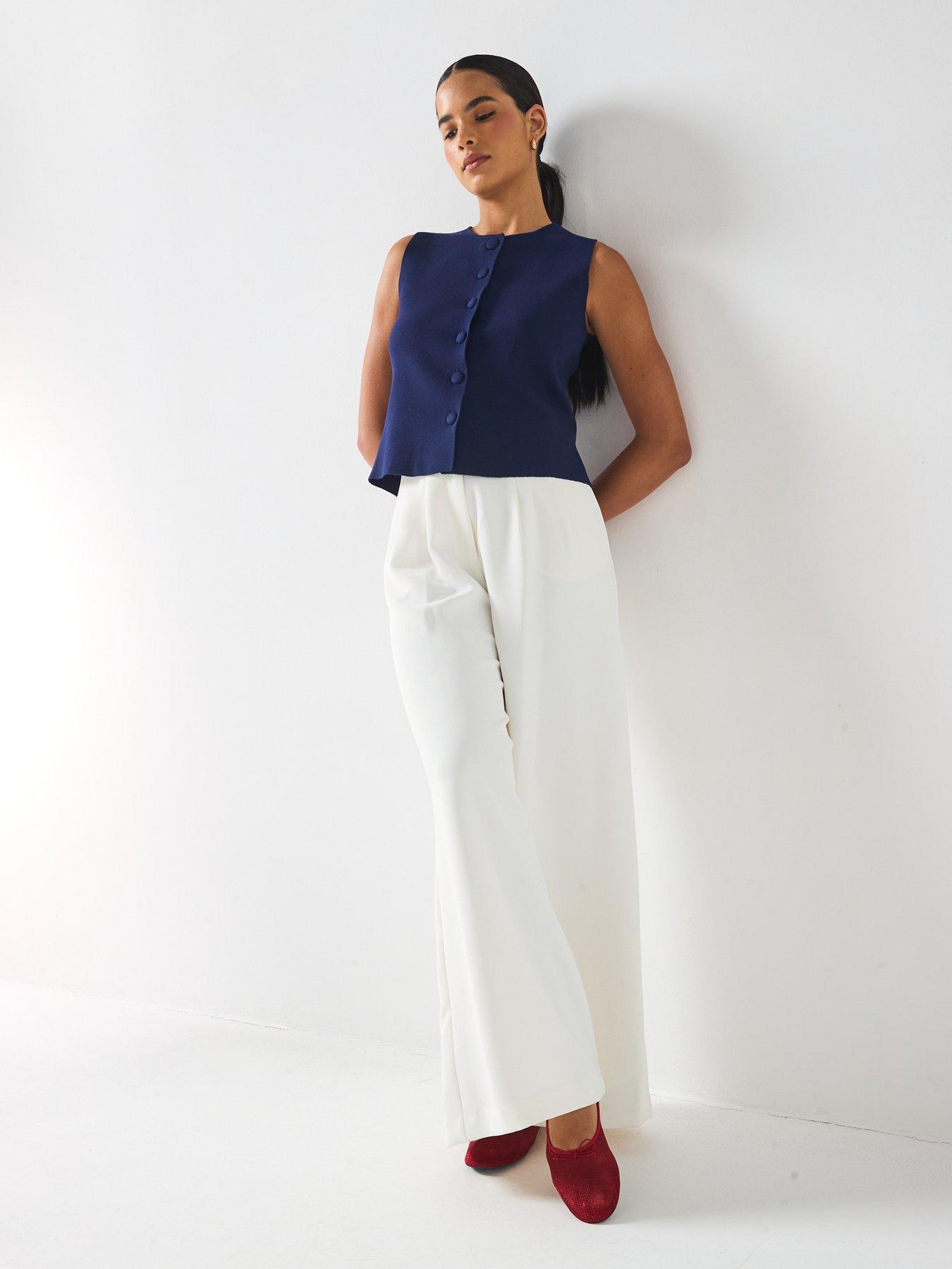 Image 3 of 6 of Vero Moda Vmanne Sleeveless Top &nbsp;Exp&nbsp;- Navy