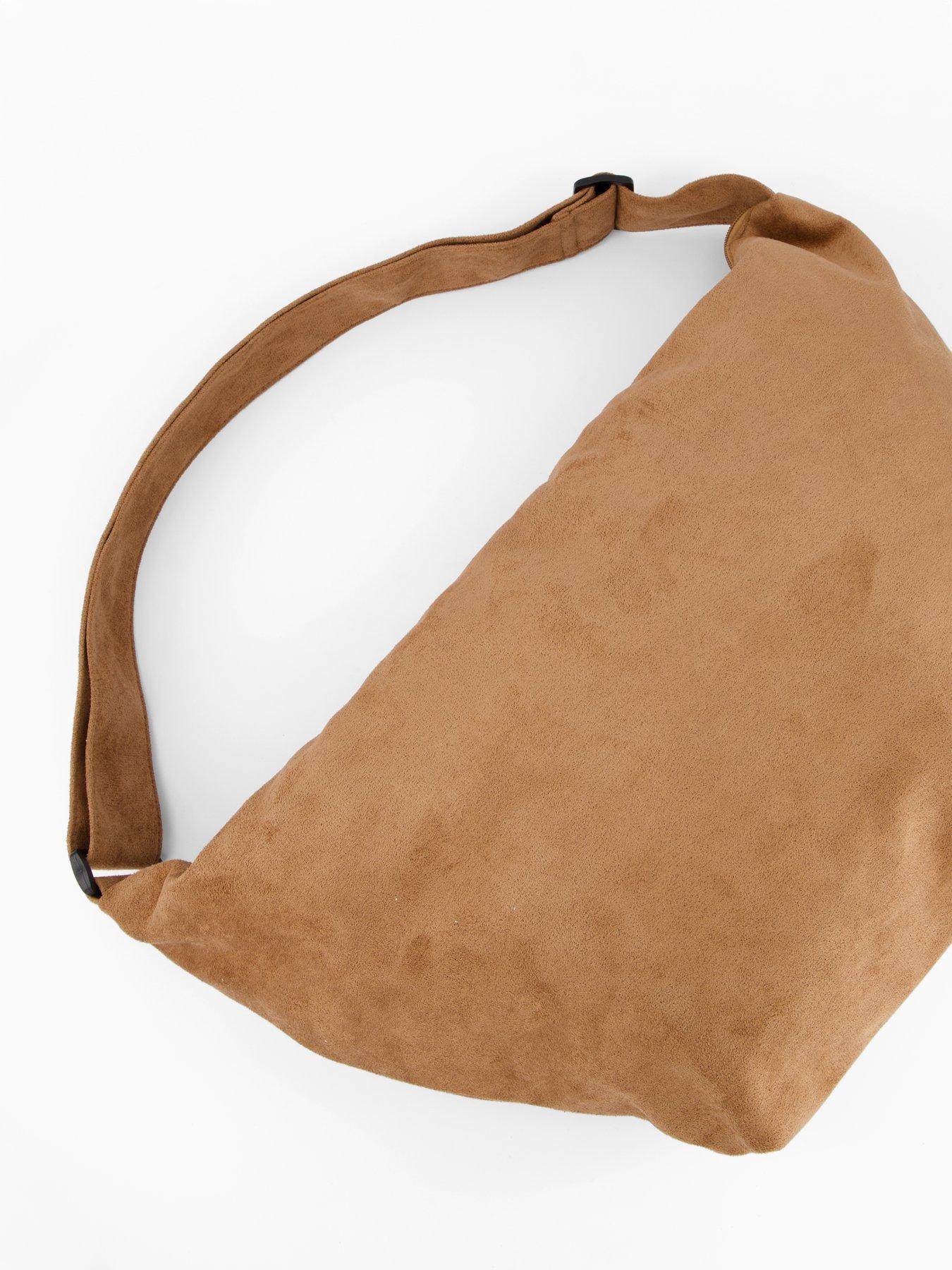 Image 2 of 4 of PIECES Pcamanda XL Autumn Bumbag - Beige