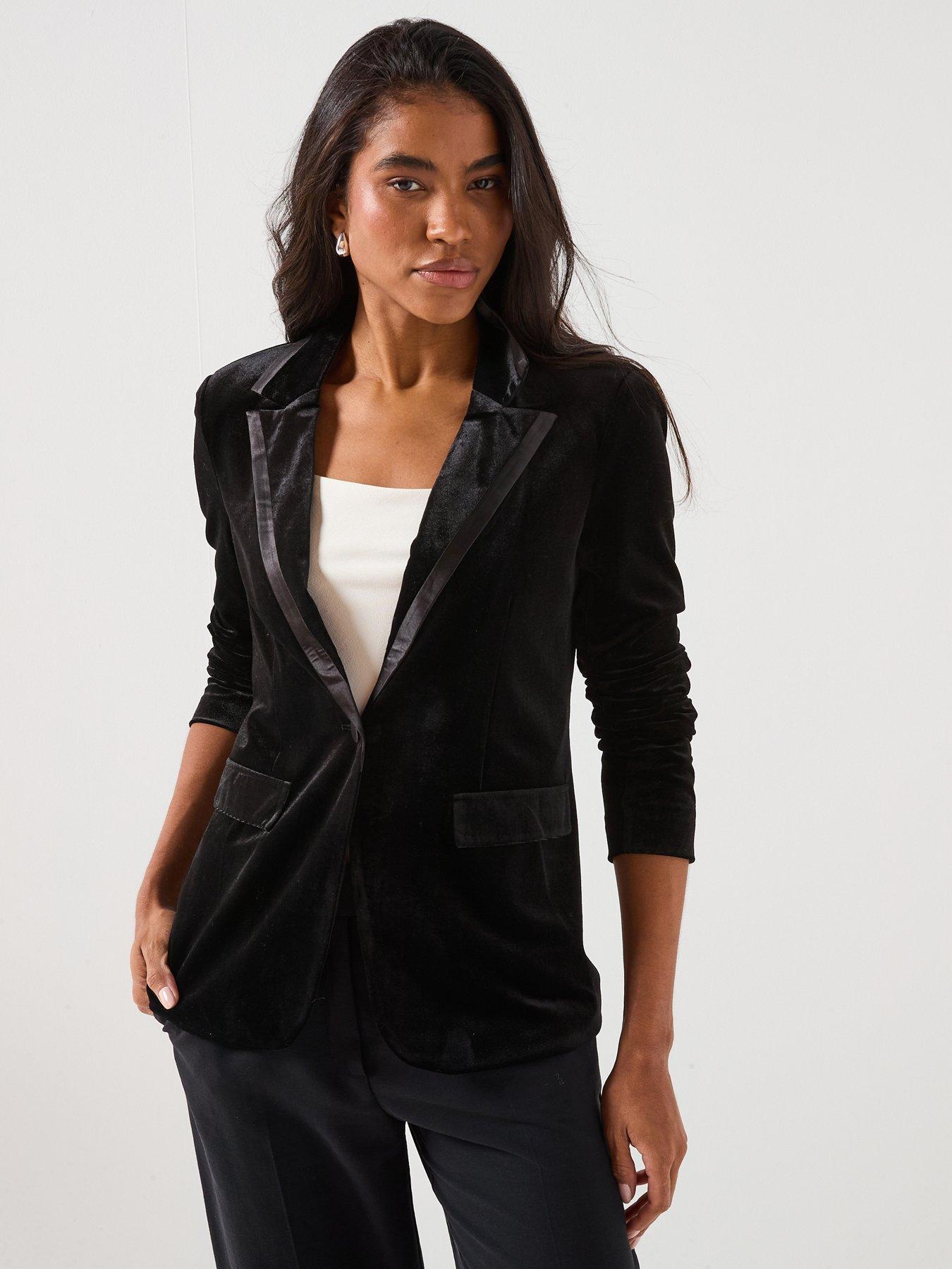 front image of vero-moda-haven-long-sleeve-velvet-blazer-black