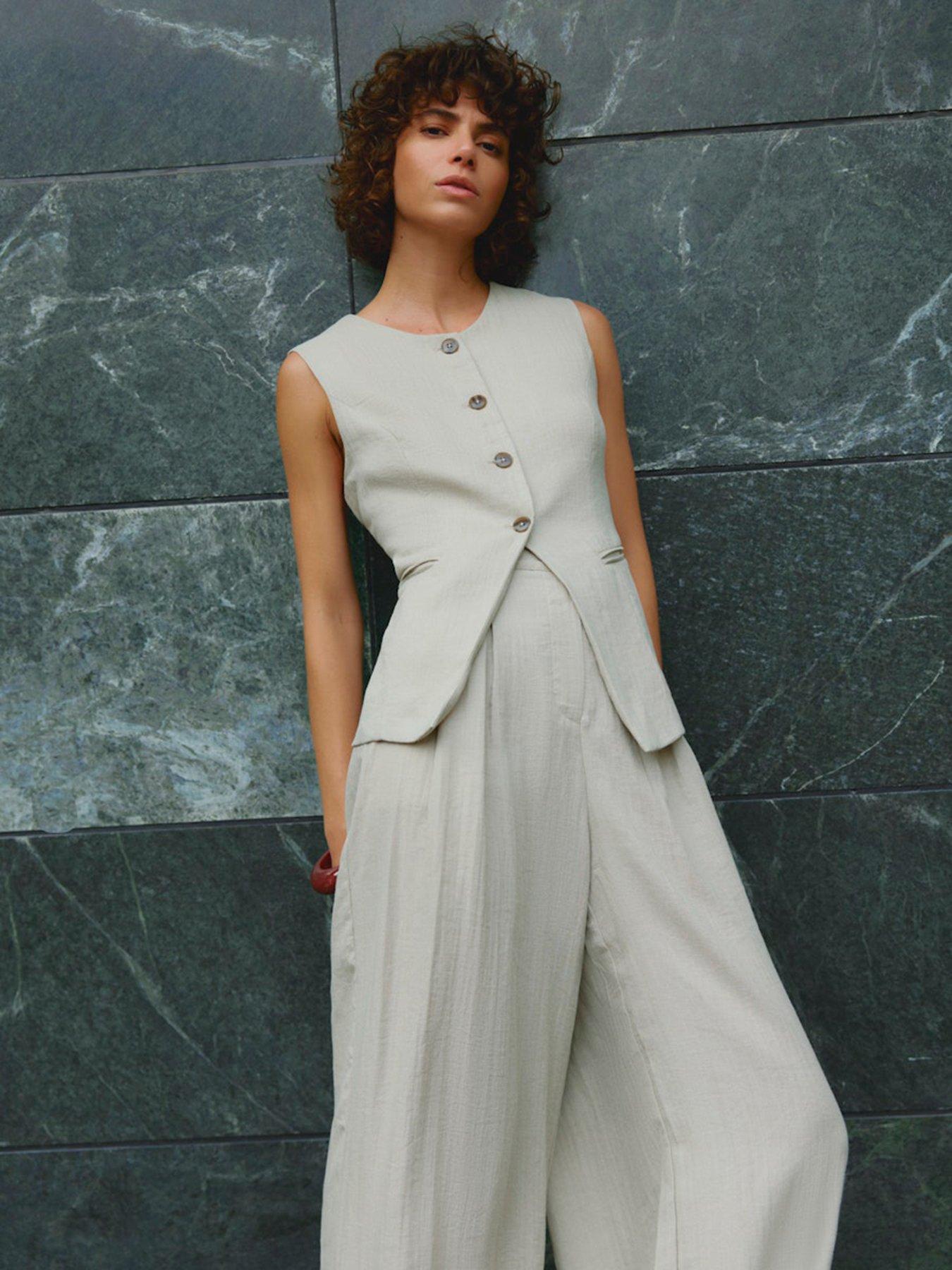 undefined Siga Short Sleeve O-Neck Tailored Waistcoat - Beige