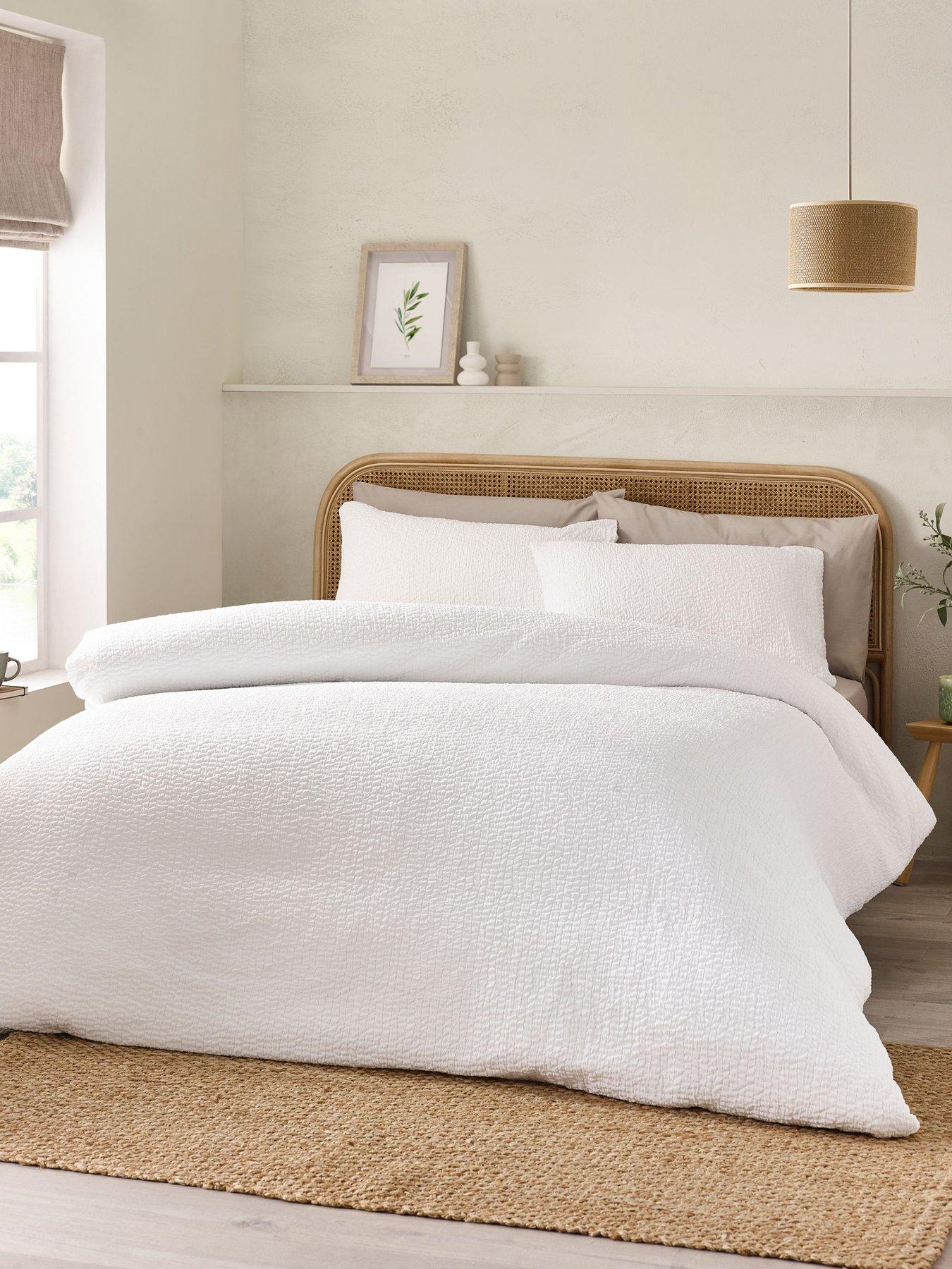 Image 1 of 5 of Catherine Lansfield Crinkle Texture Duvet Set White