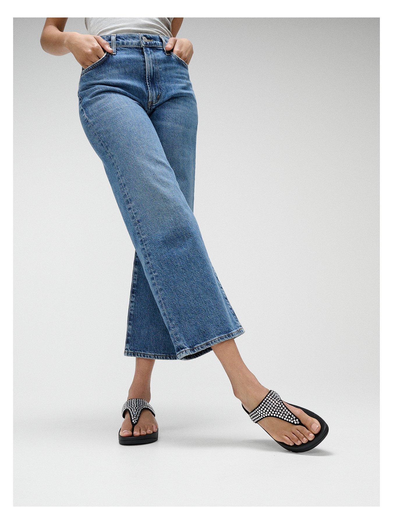 Image 5 of 5 of FitFlop Lulu Maxi-crystal Toe-post Sandal - Black