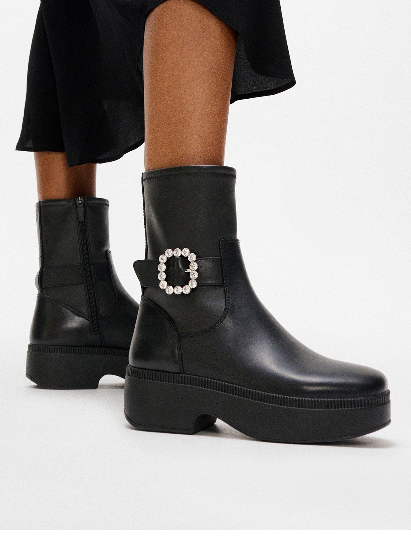undefined F-Luma Crystal-Buckle Leather Short Boots - Black