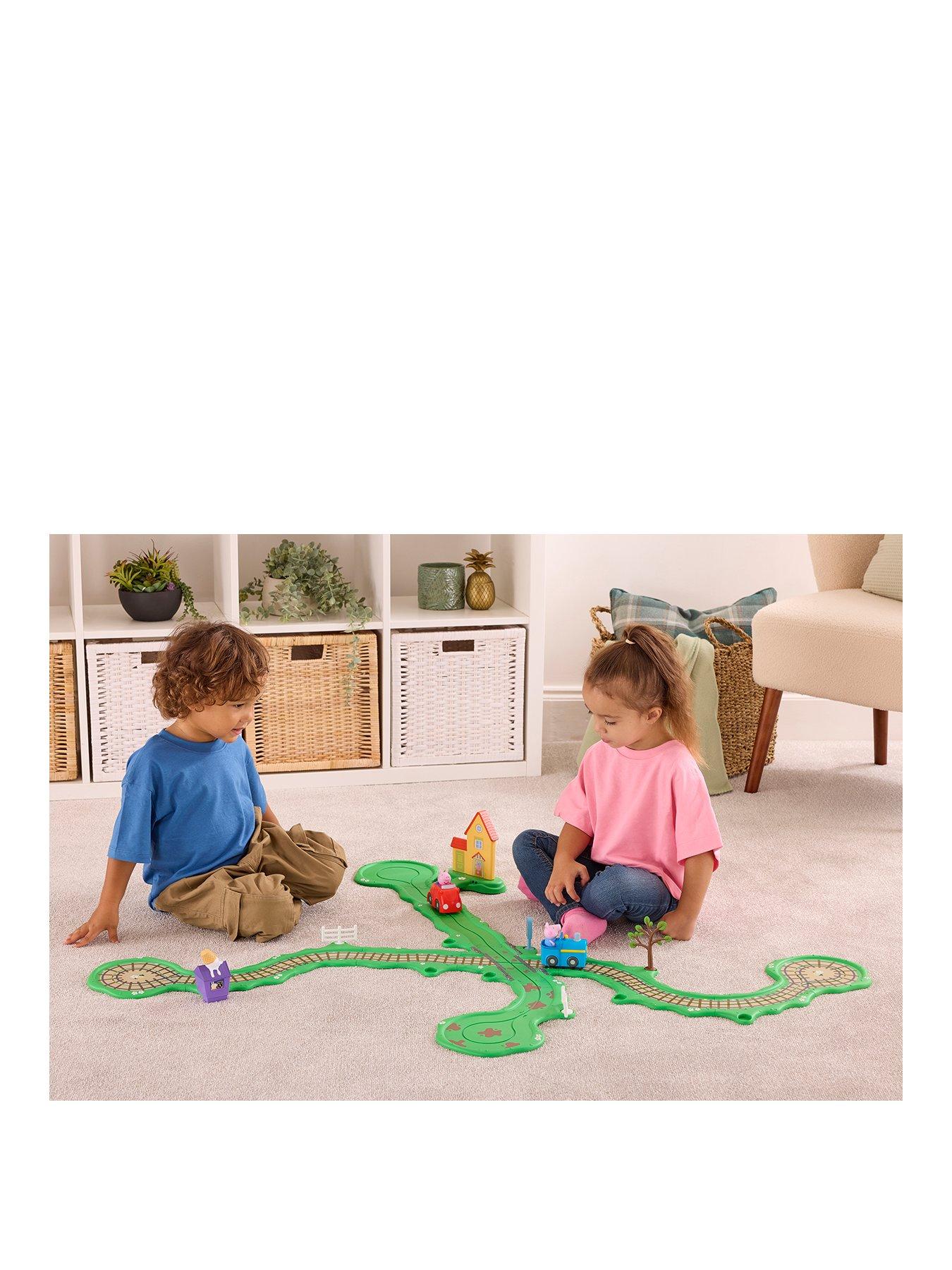 Peppa Pig Whizz Around Runabout Town Playset