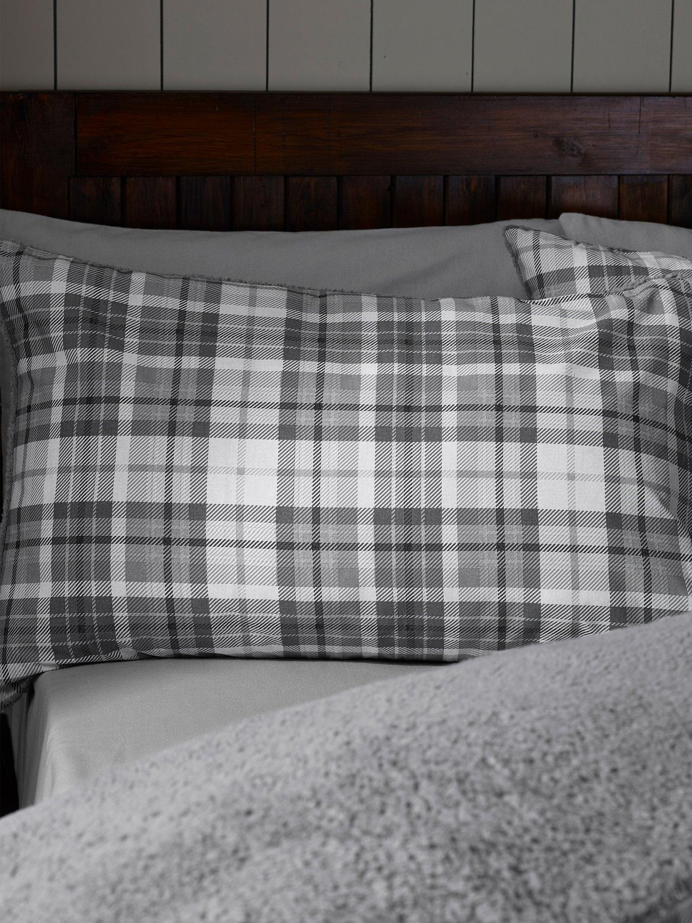 Image 3 of 5 of Catherine Lansfield Cosy Sherpa Check Duvet Set - Grey
