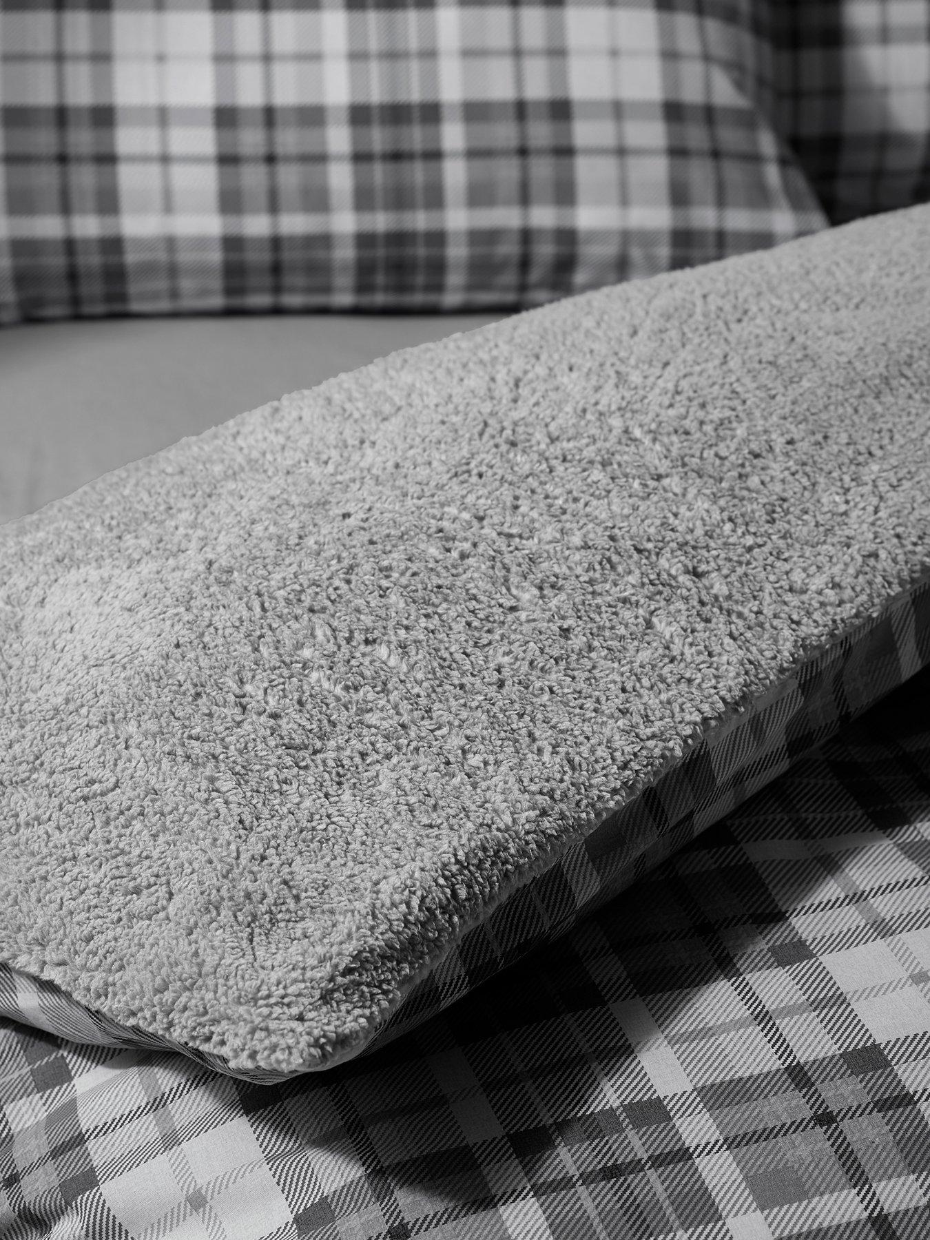 Image 4 of 5 of Catherine Lansfield Cosy Sherpa Check Duvet Set - Grey