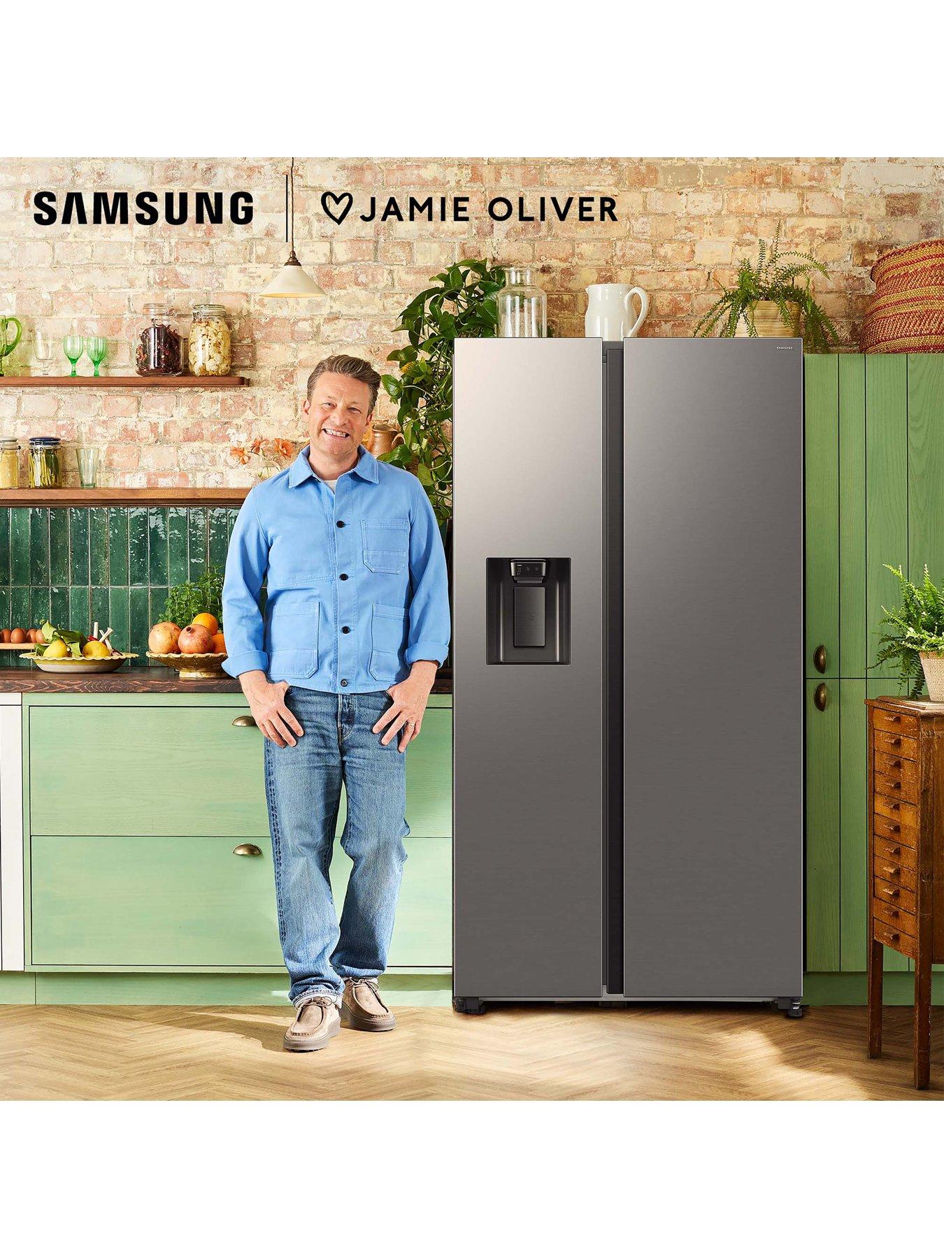 Image 2 of 8 of Samsung Bespoke AI Series 6 SpaceMax&trade; RS70F64KETEU 640L Smart American Fridge Freezer -&nbsp;Silver