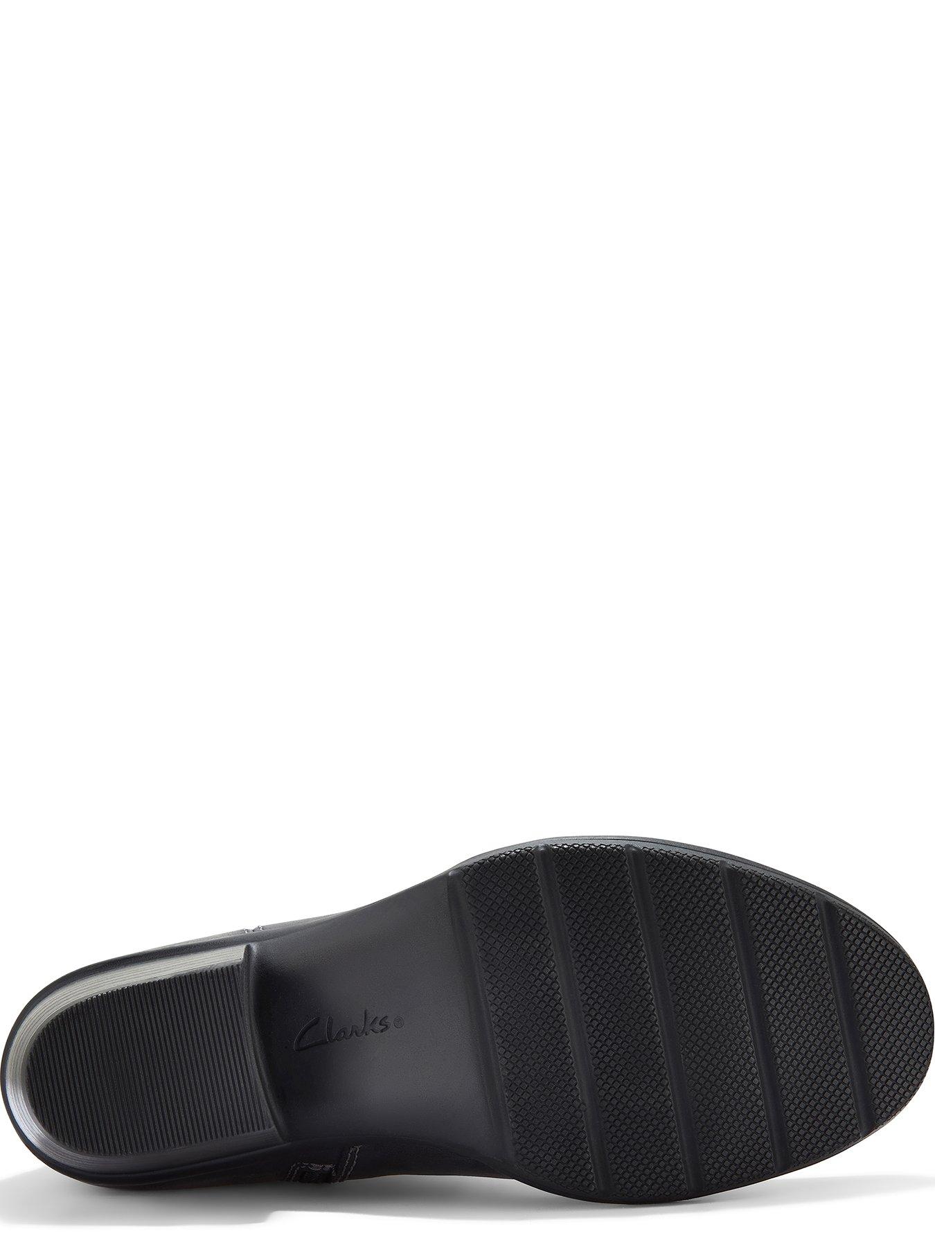 Image 5 of 6 of Clarks Wide Fit Kastela Top Boots - Black