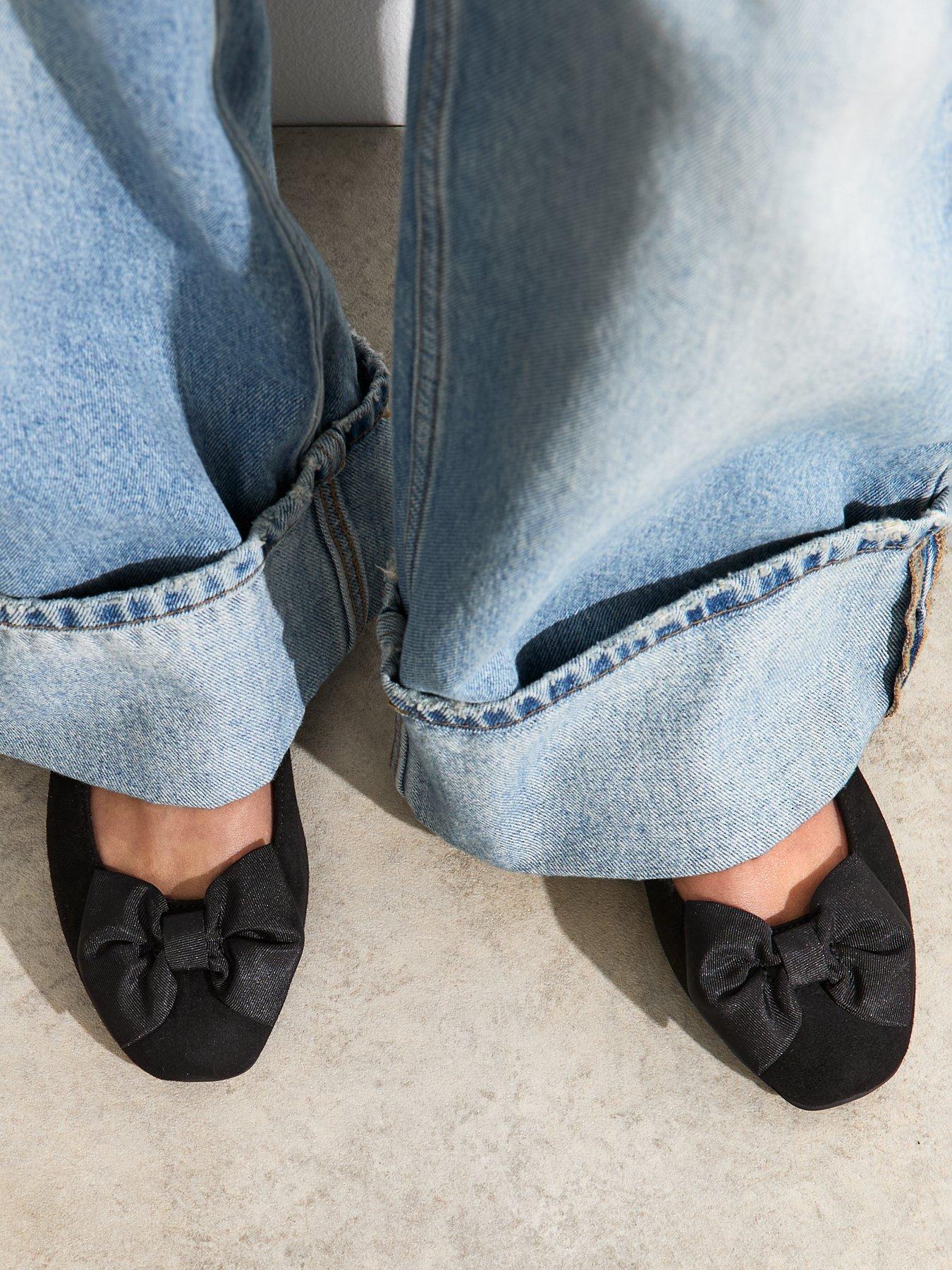 Image 5 of 6 of New Look Wide Fit Black Faux Suede Bow Detail Ballet Flats