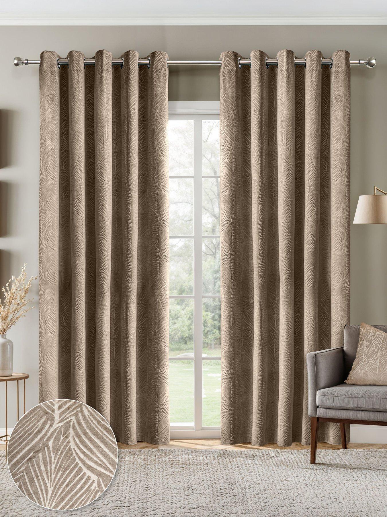 undefined Leaf Velvet Eyelets 66x72 Blackout