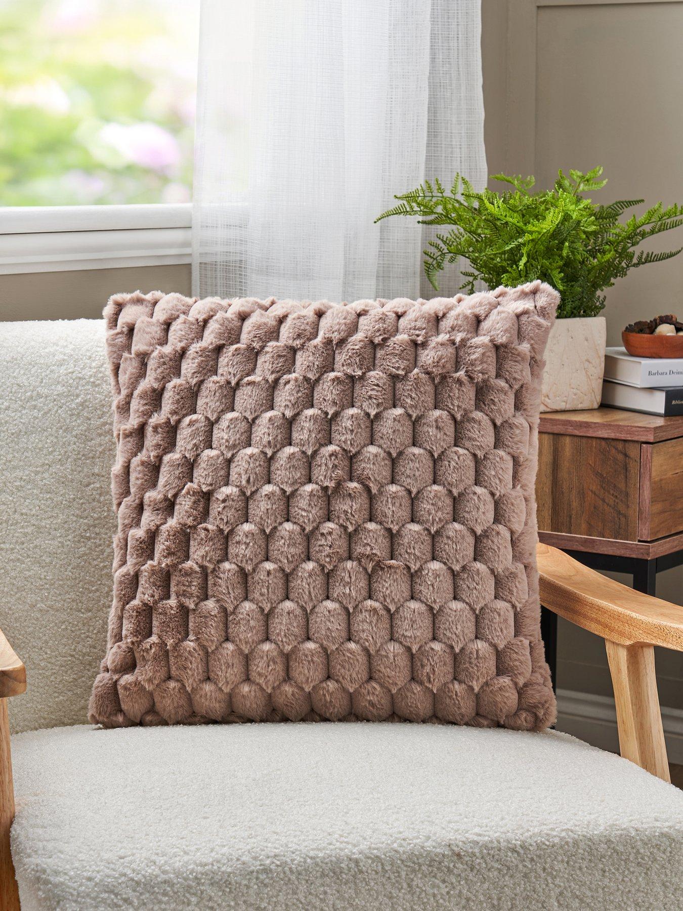 very-home-tallada-faux-fur-cushion