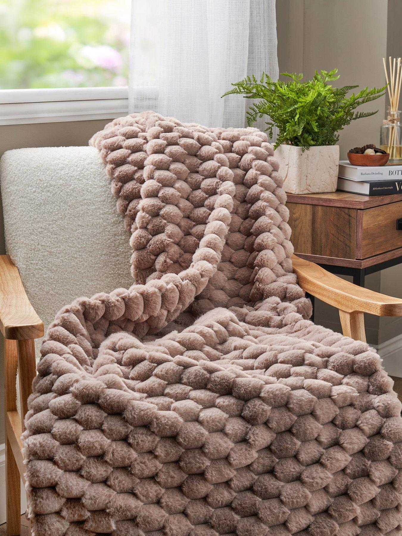 the-very-collection-tallada-faux-fur-throw