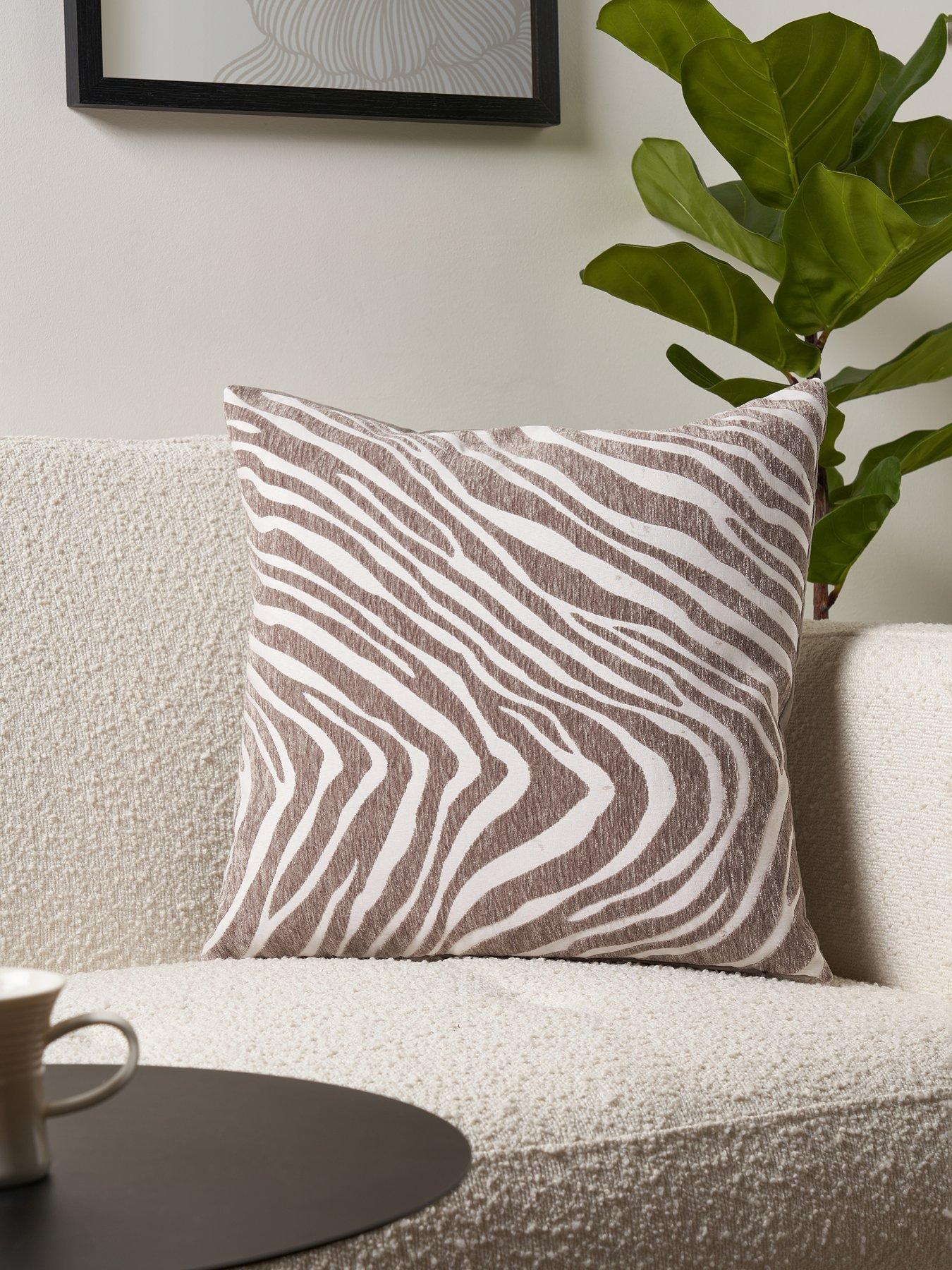 the-very-collection-classical-zebra-cushion