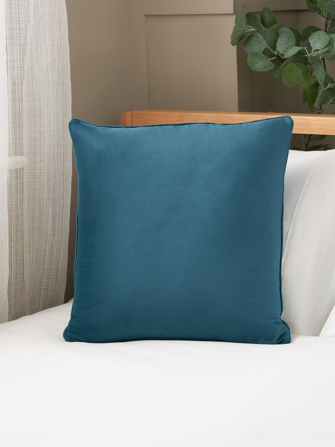 the-very-collection-piped-velour-cushion