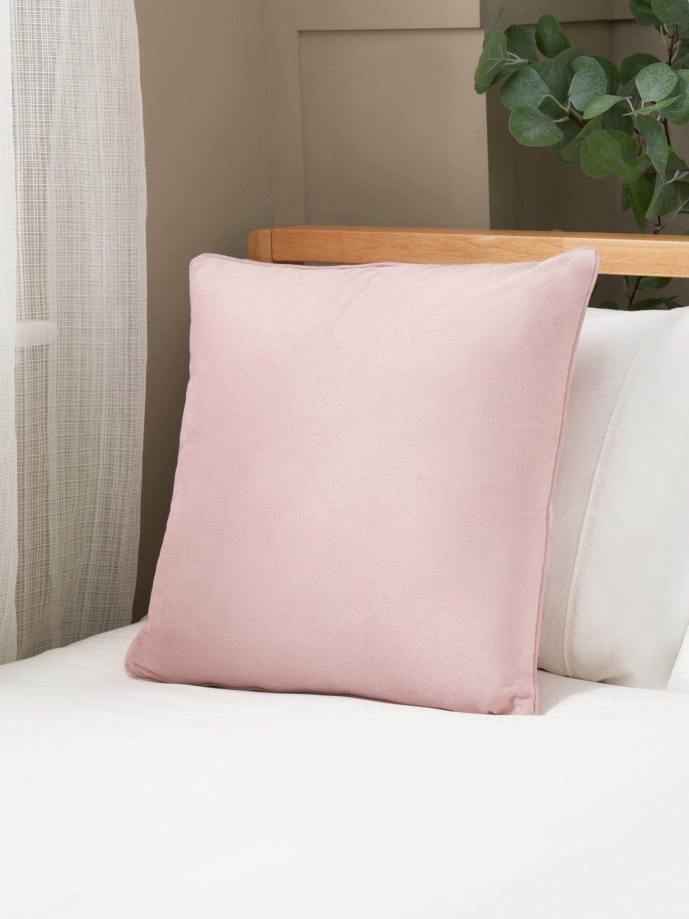 the-very-collection-piped-velour-cushion