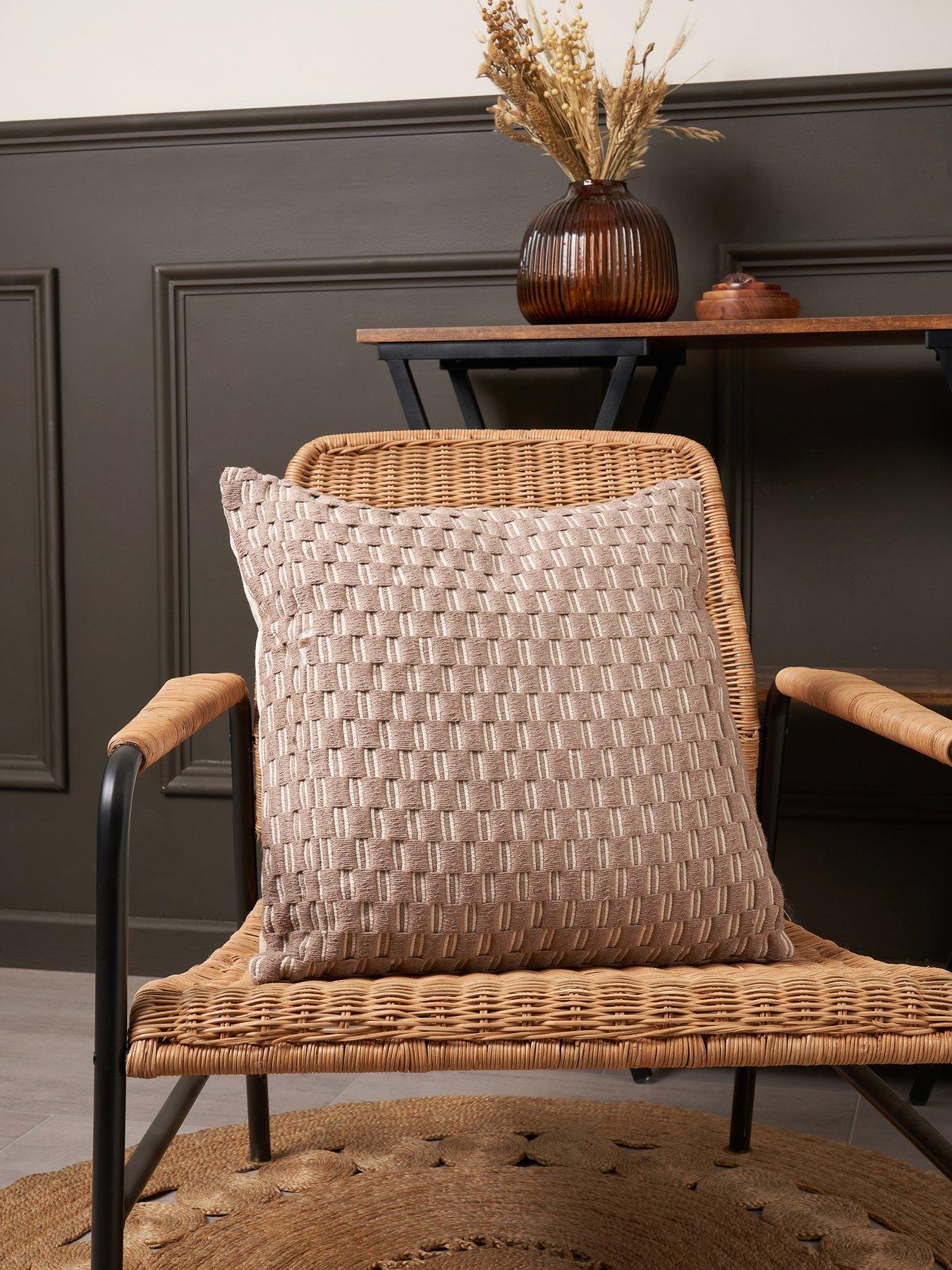 the-very-collection-retreat-woven-cushion