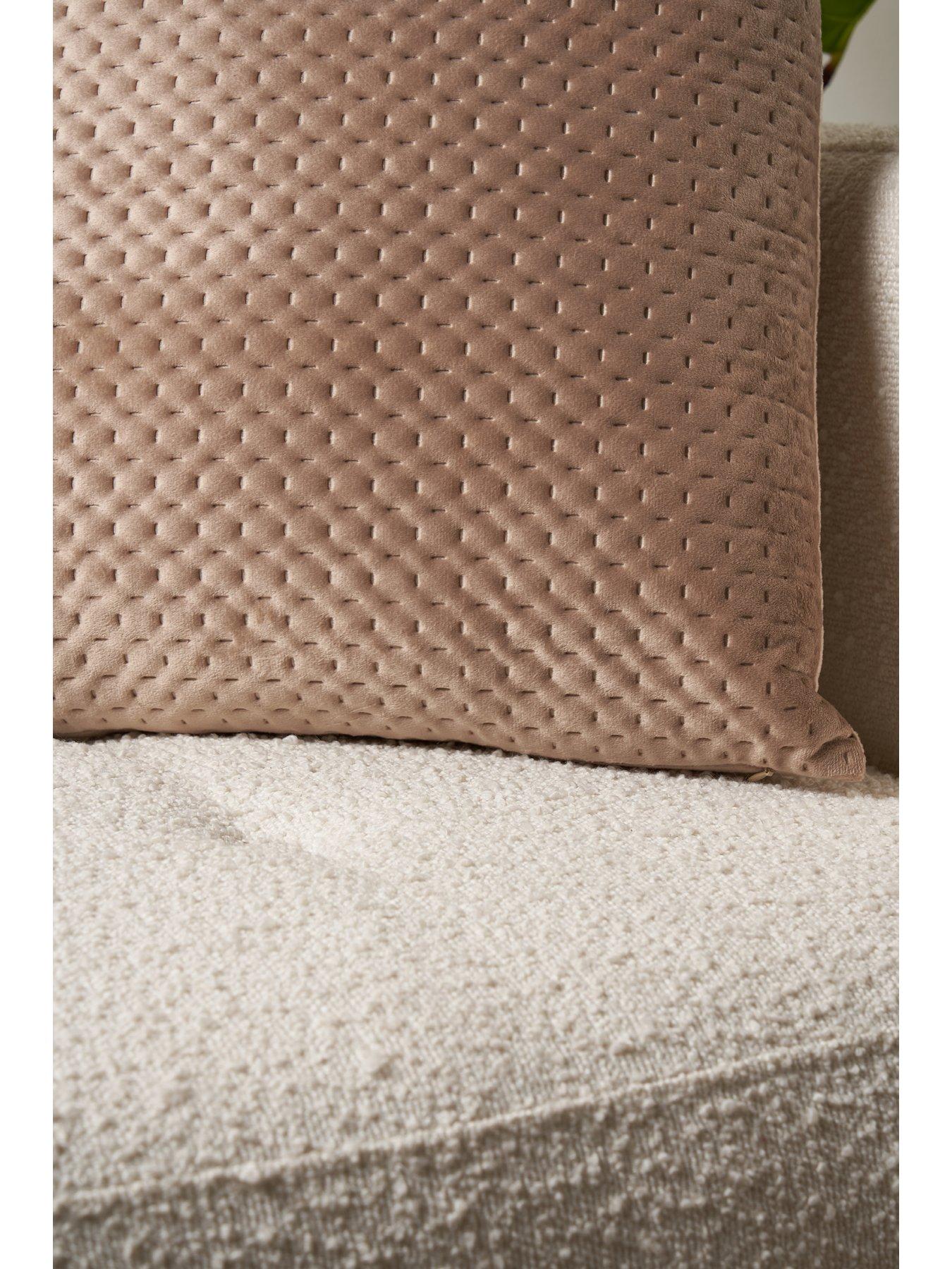  image of the-very-collection-liso-cushion