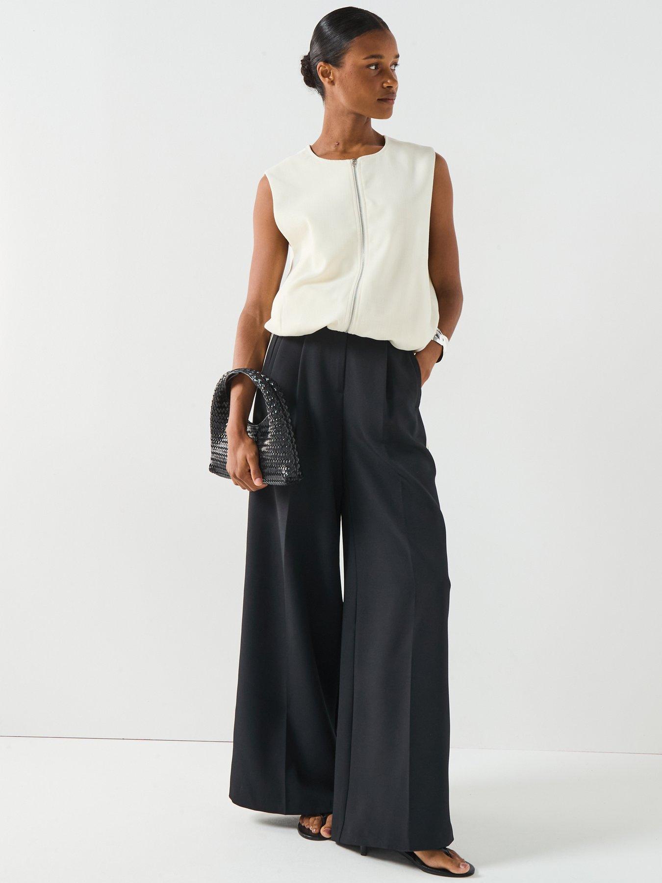 Image 3 of 6 of PIECES Faleah Zip Thru Utility Vest - White