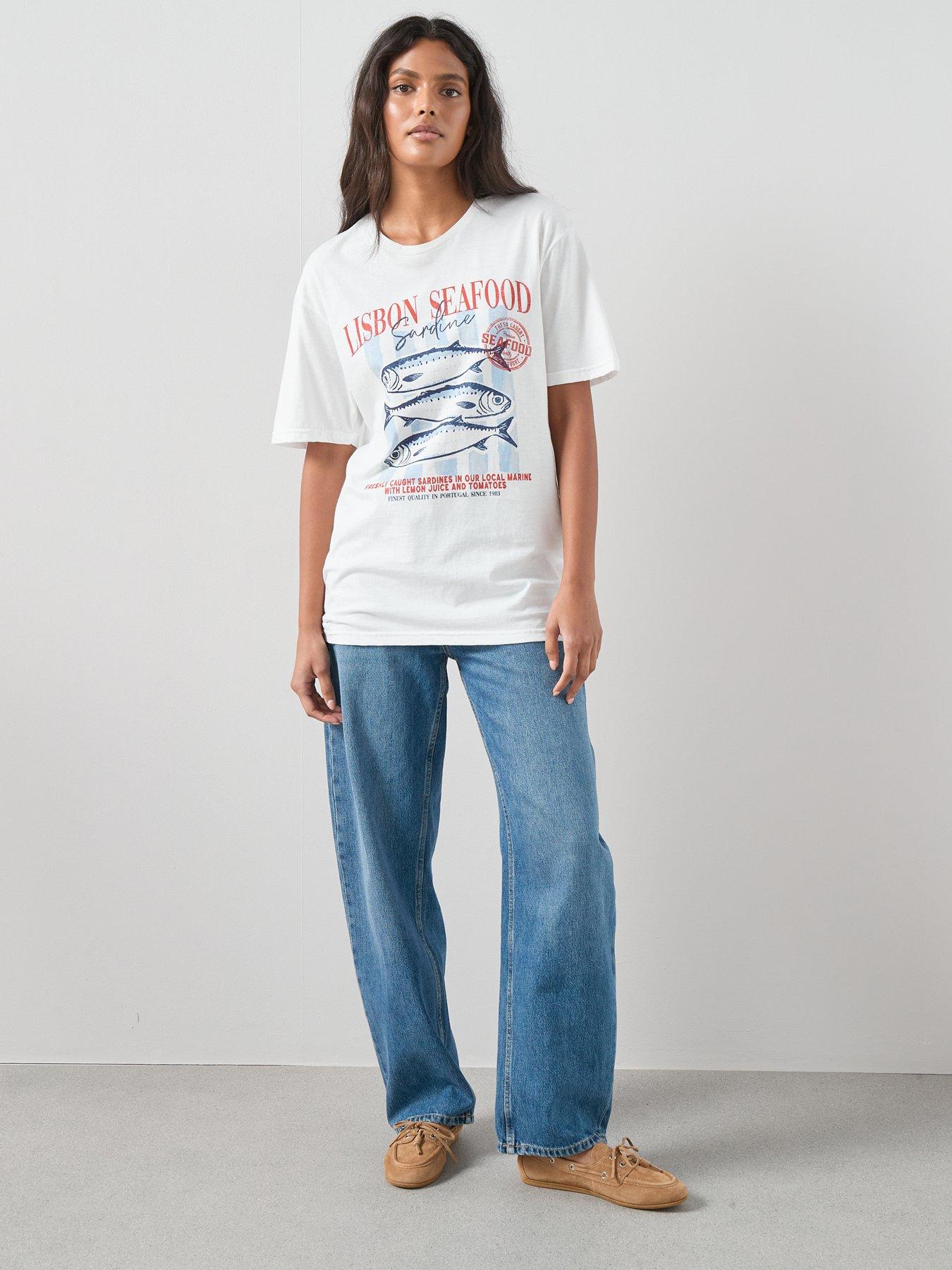 Image 3 of 6 of V by Very Sardine Oversized Graphic T-Shirt - White