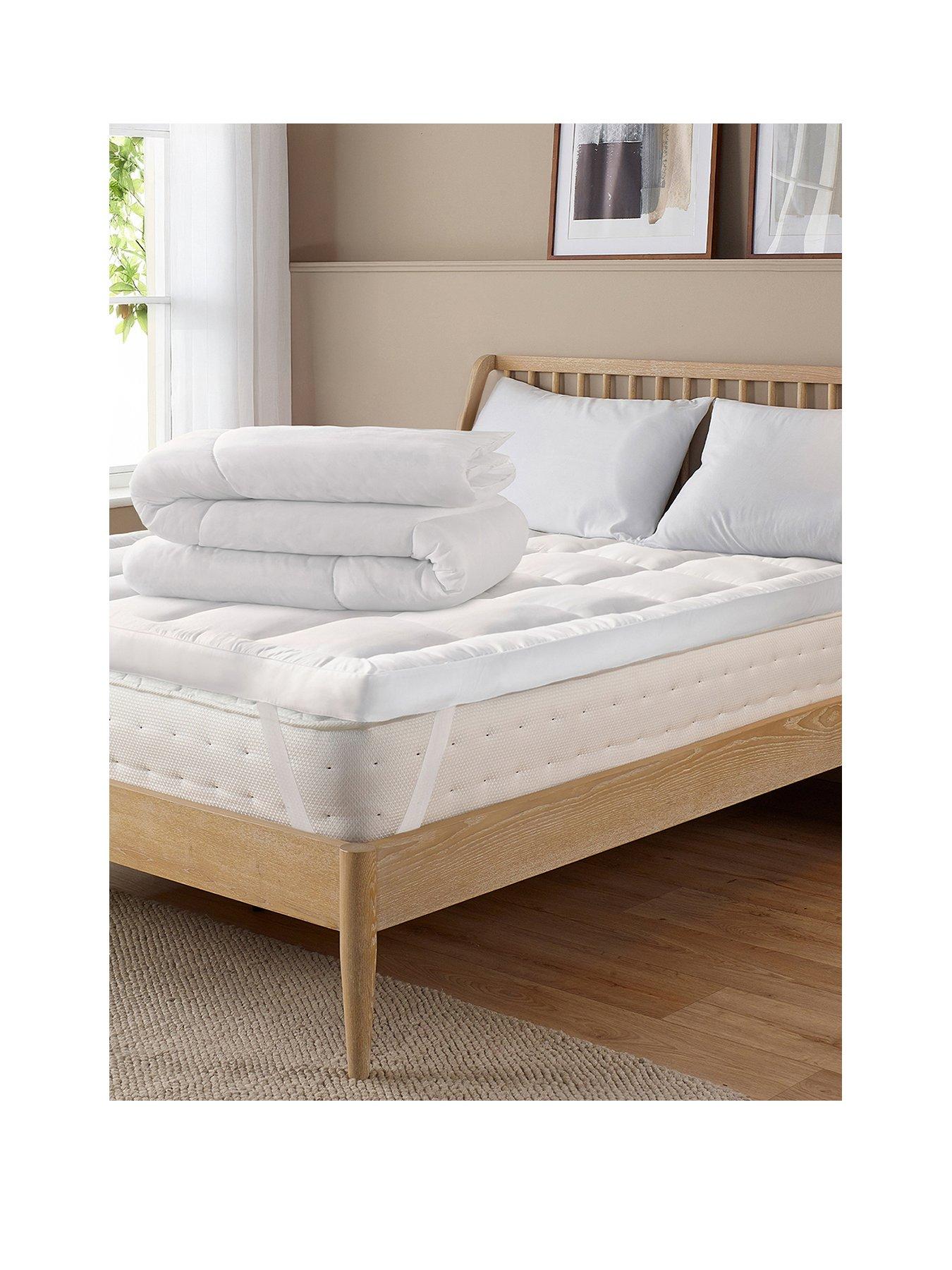 Image 2 of 8 of Slumberdown 10.5 Tog Climate Control Bedding Bundle (Duvet + 10cm Mattress Topper + Pillows)
