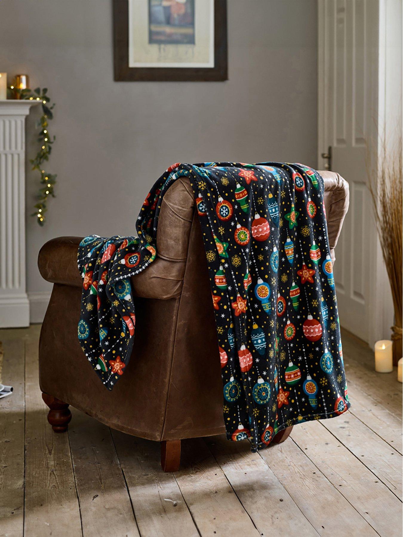 Deyongs Christmas Baubles Throw 140x180cm
