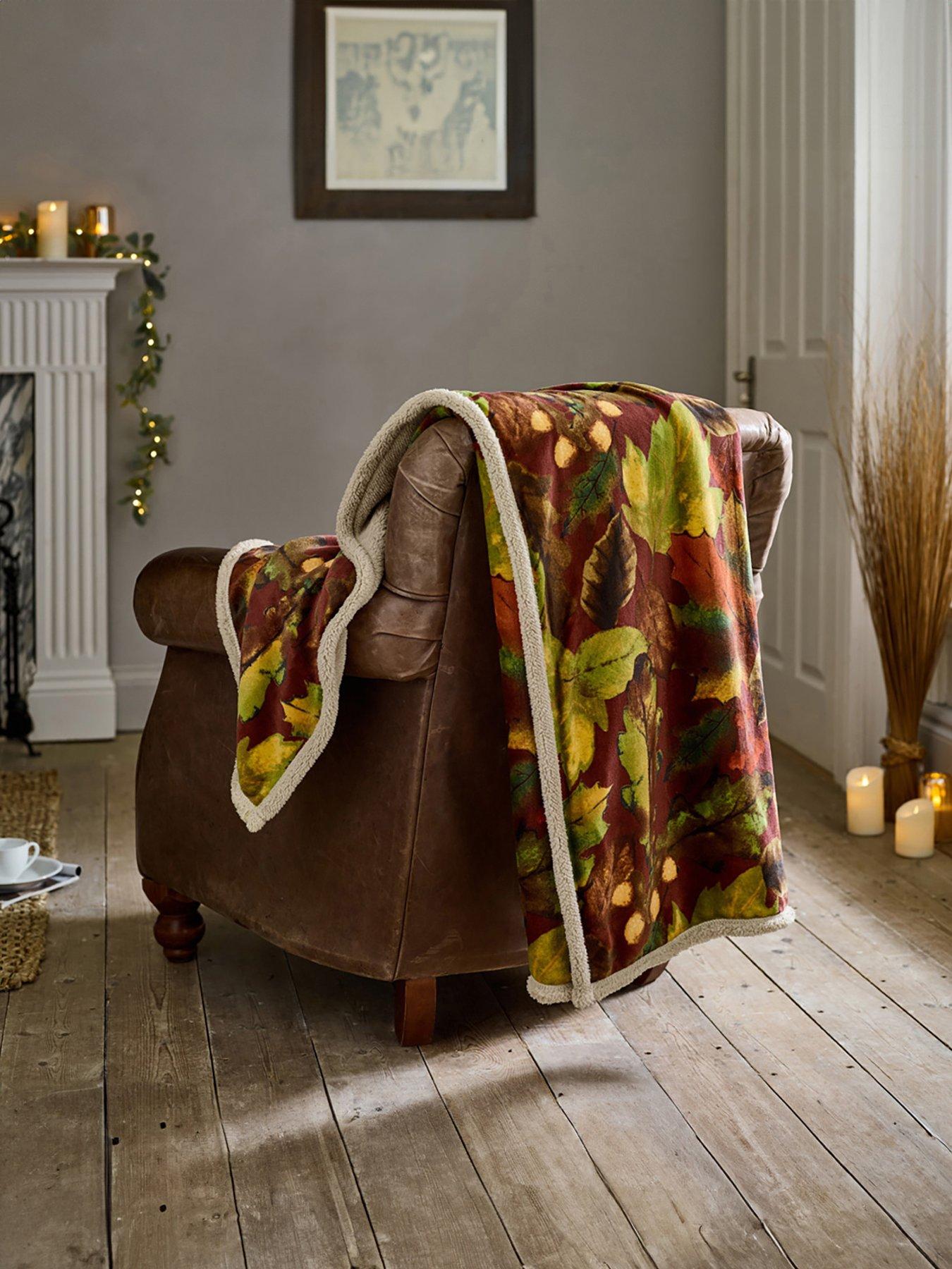 undefined Winter Leaves Sherpa Throw 130x170cm