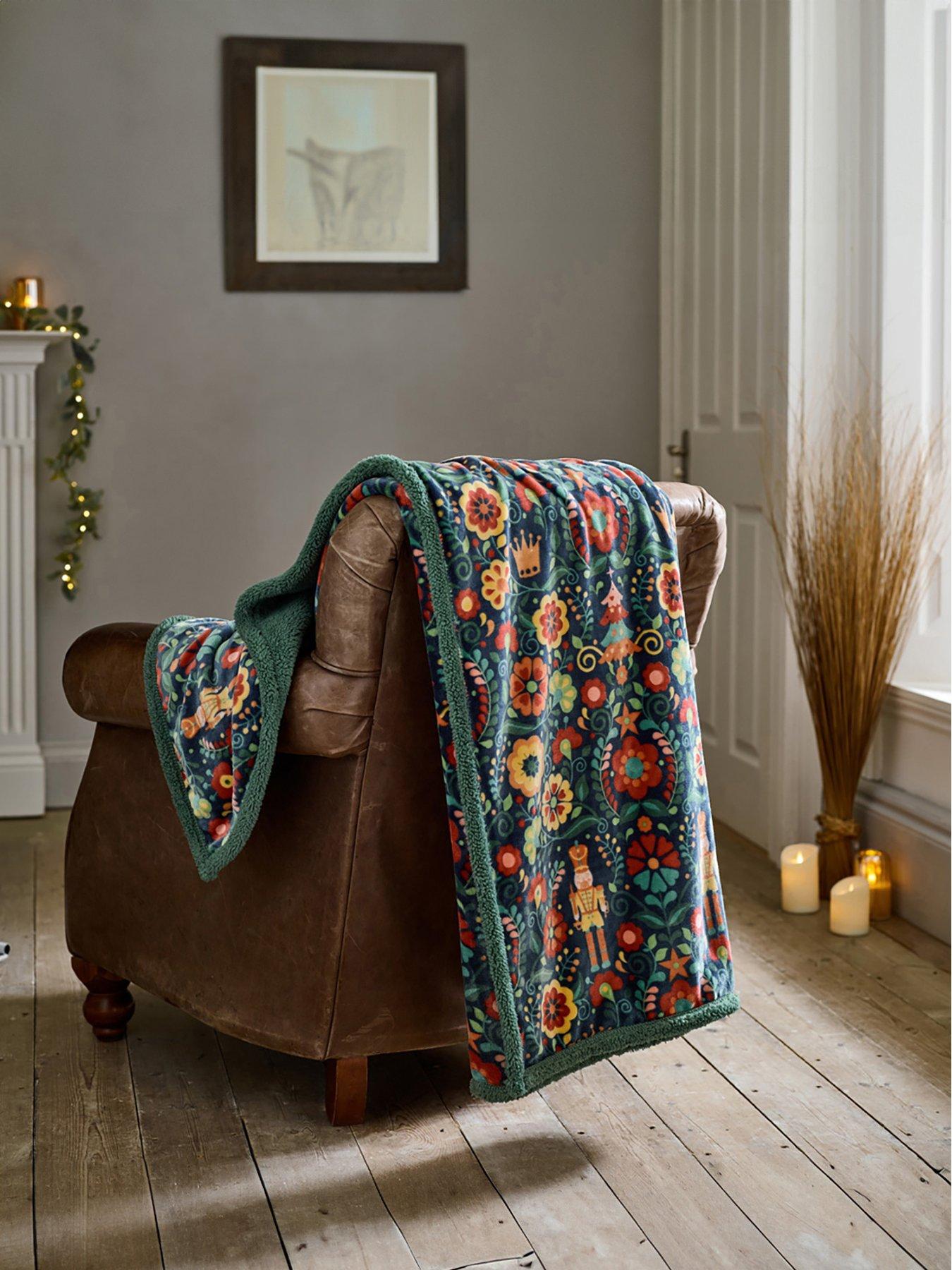 undefined Folkloric Nutcracker Sherpa Throw 130x170cm