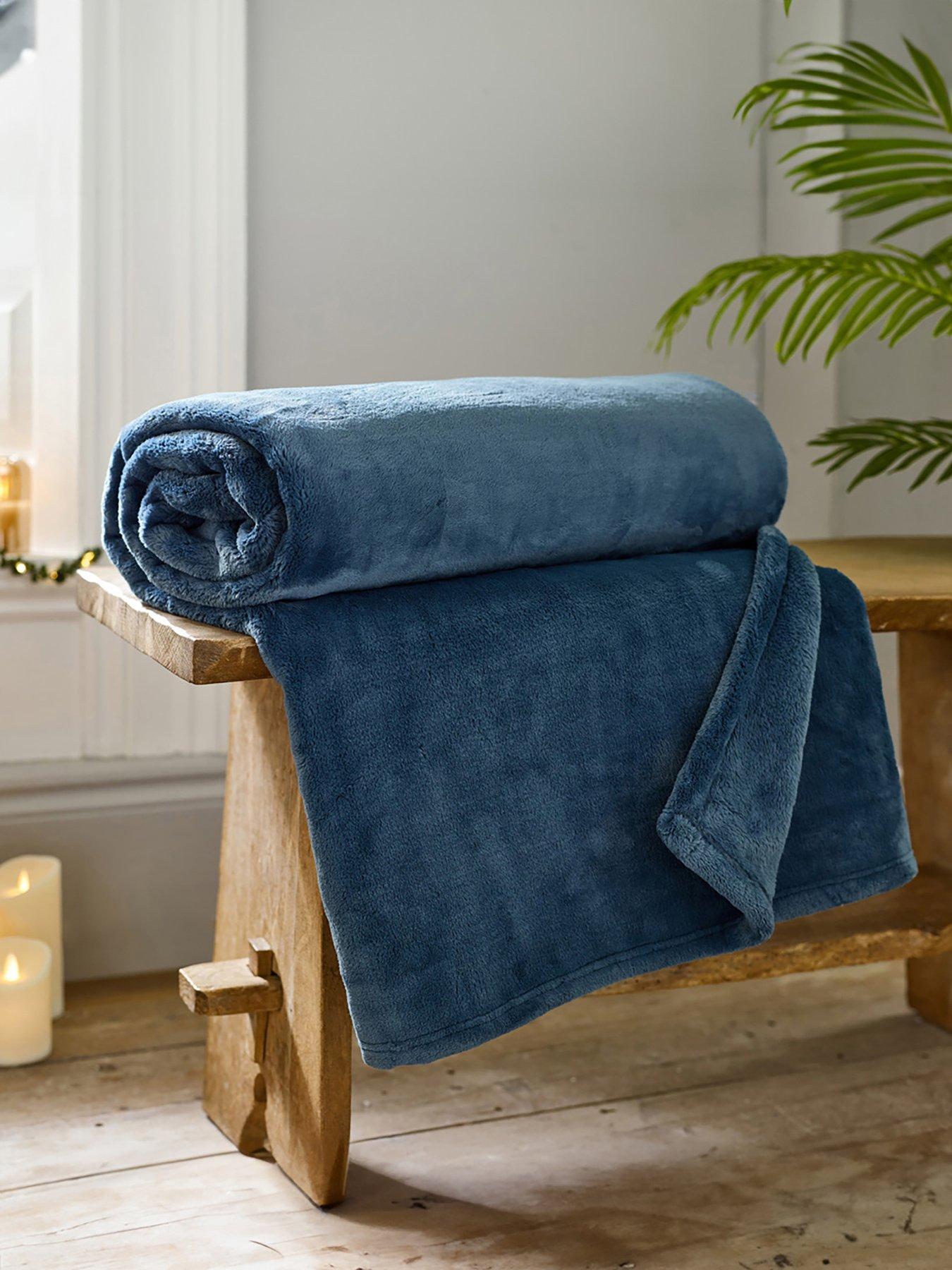 The Lyndon Co Coco Touch Plain Throw 140x180cm