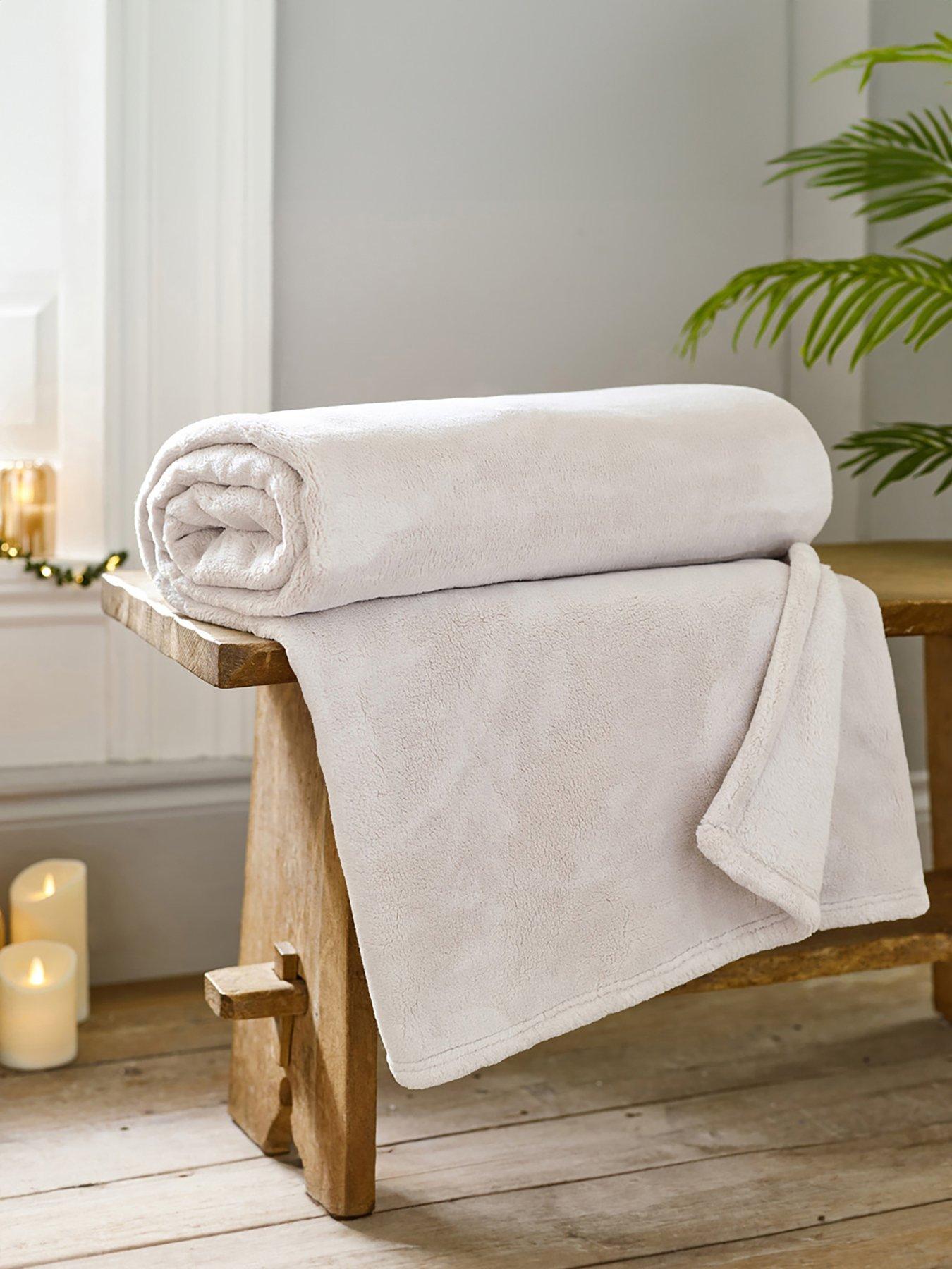 undefined Coco Touch Plain Throw 140x180cm
