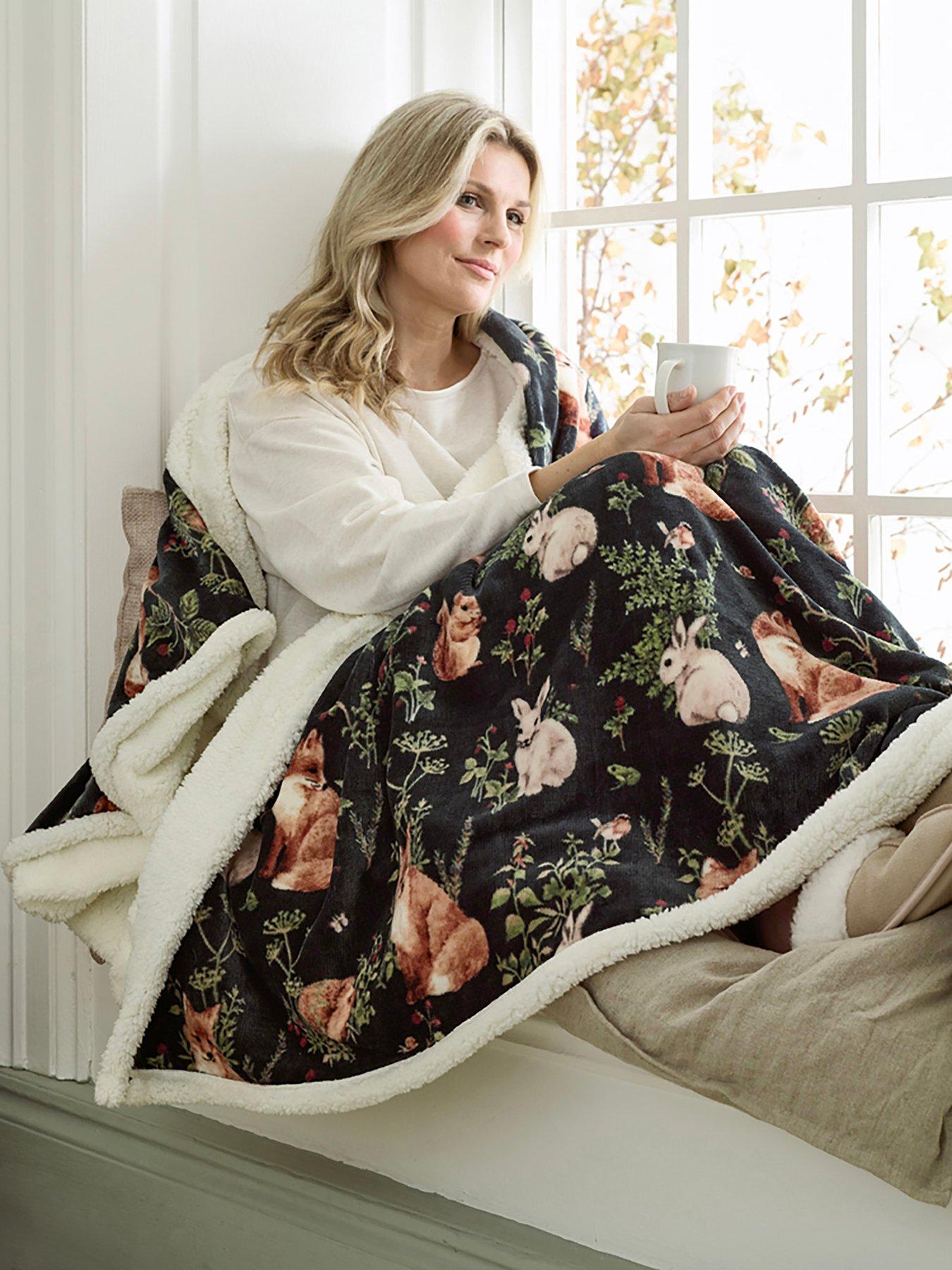 Deyongs Heated Sherpa Throw - Woodland Wildlife 140x180cm