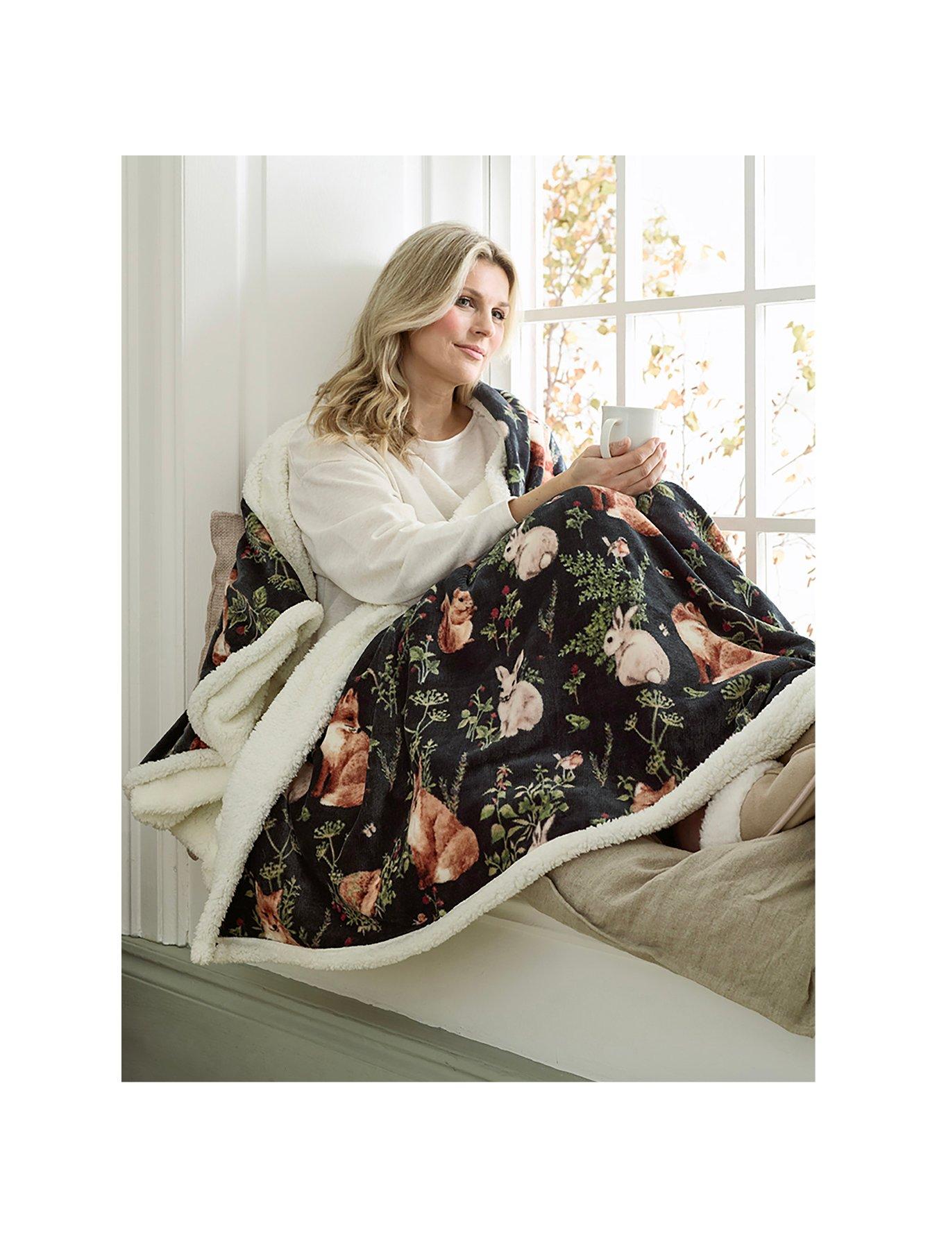 undefined Heated Sherpa Throw - Woodland Wildlife 140x180cm