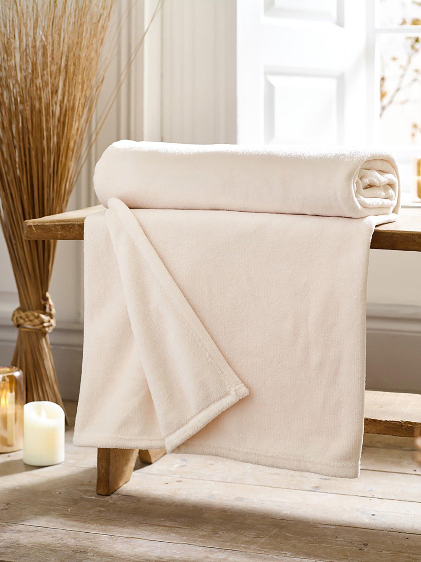 deyongs-snuggle-touch-throw-140x180cm